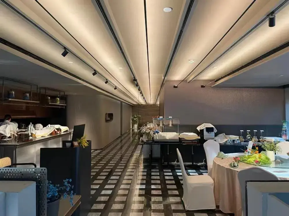 Restaurant/places to eat in The Clouds Apartment Restaurant/places to eat in The Clouds Apartment