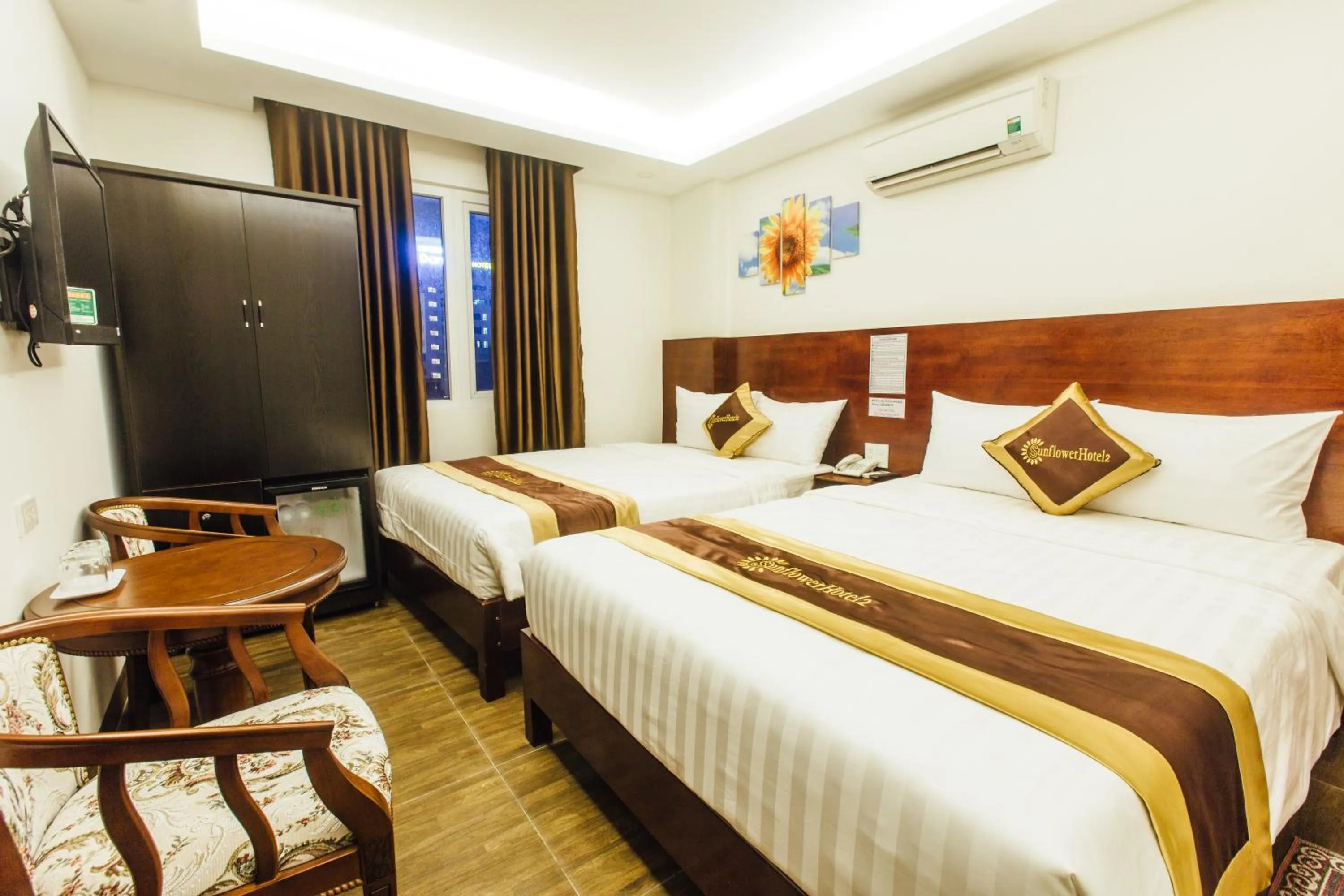 Bedroom, Bed in Sunflower Hotel 2