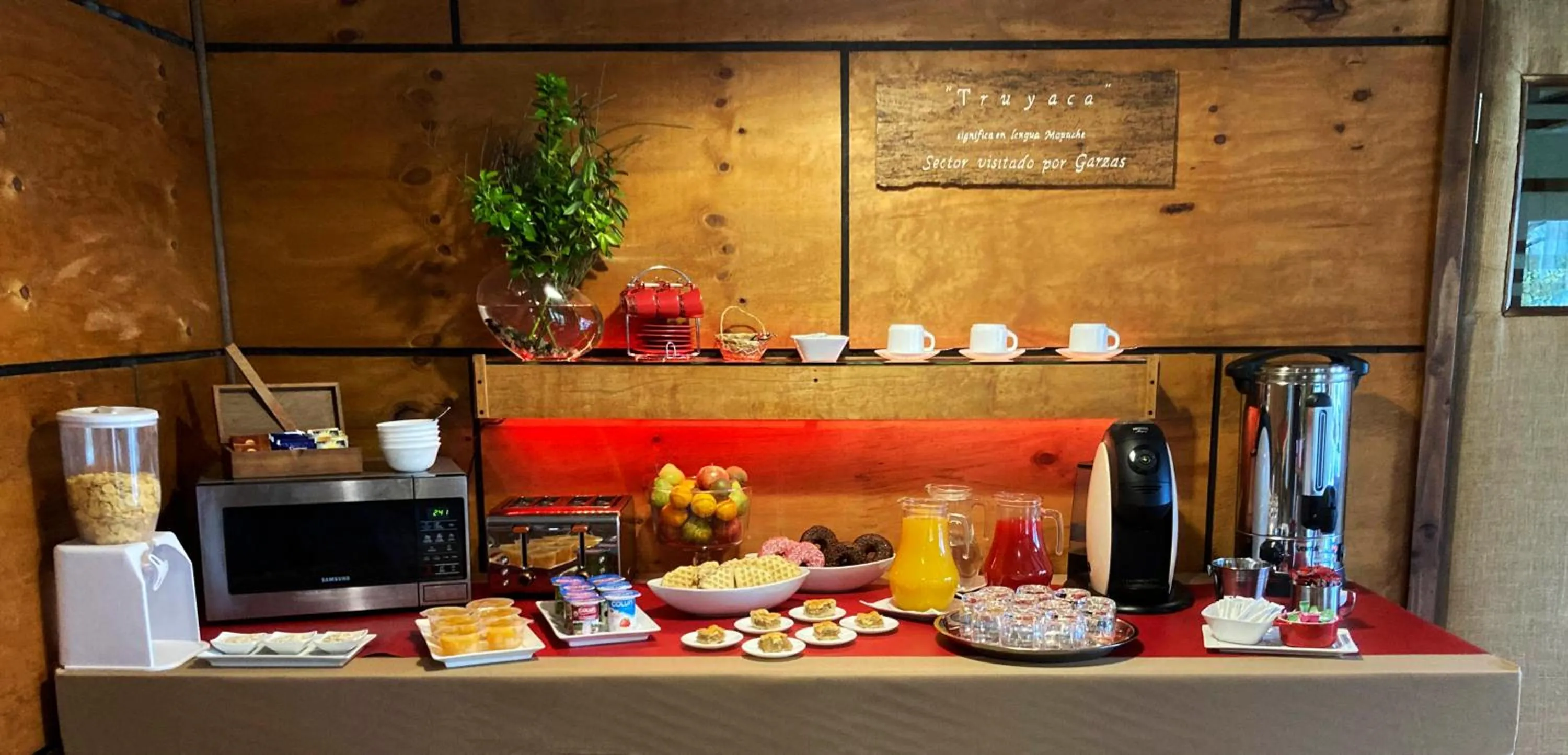 Buffet breakfast in Hotel Truyaca