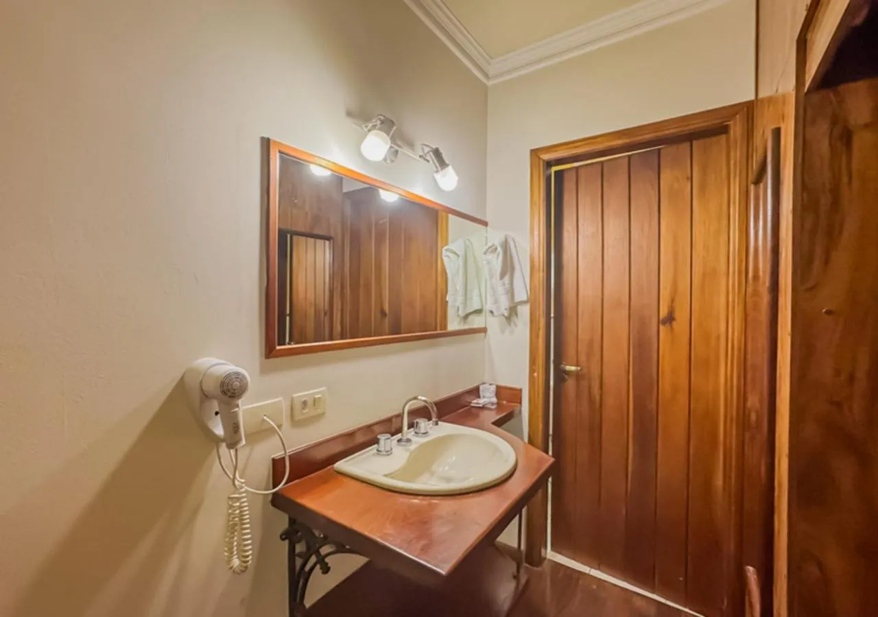 Bathroom in Pousada Victoria Villa By Nacional Inn - A 800 metros da Vila Capivari