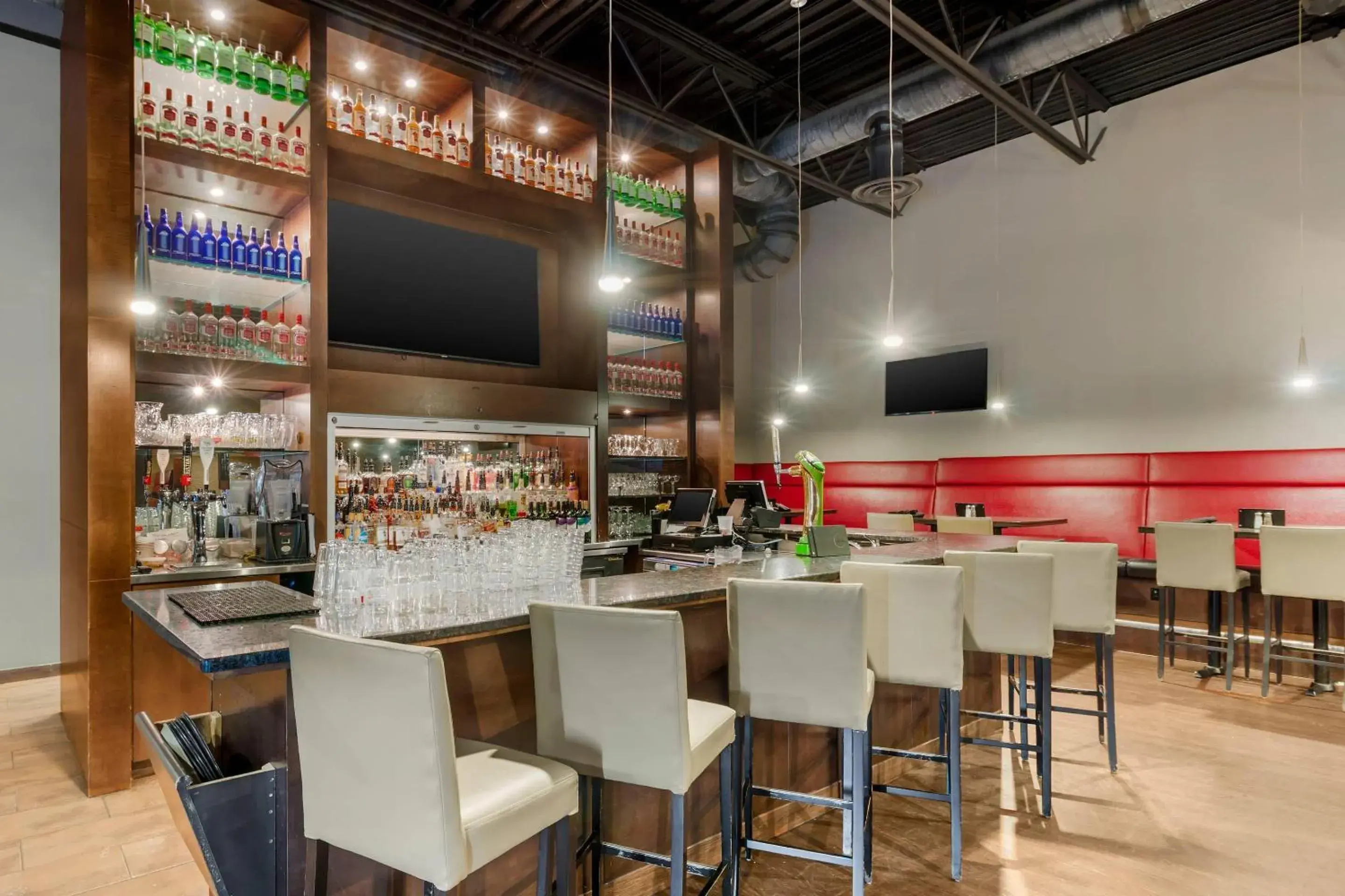 Restaurant/places to eat in Clarion Hotel & Suites Restaurant/places to eat in Clarion Hotel & Suites