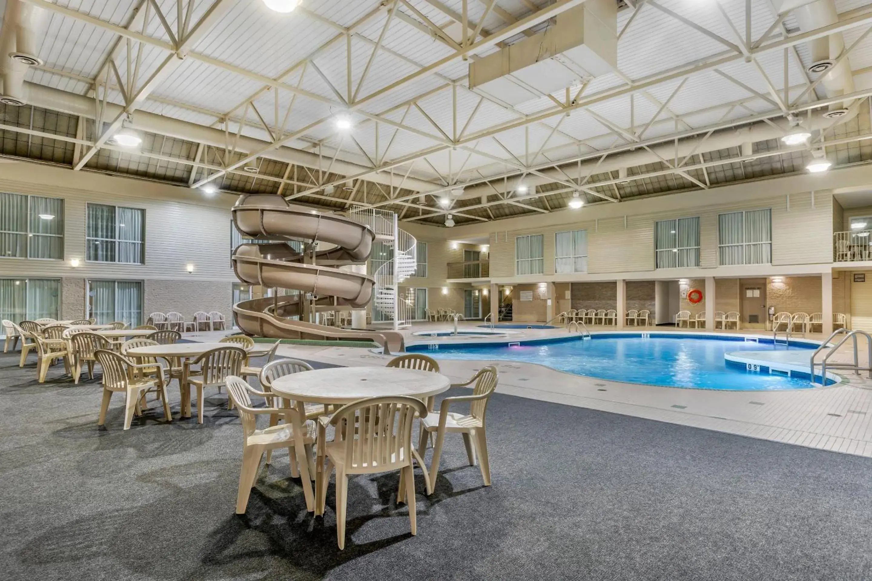 Swimming pool in Clarion Hotel & Suites Swimming pool in Clarion Hotel & Suites