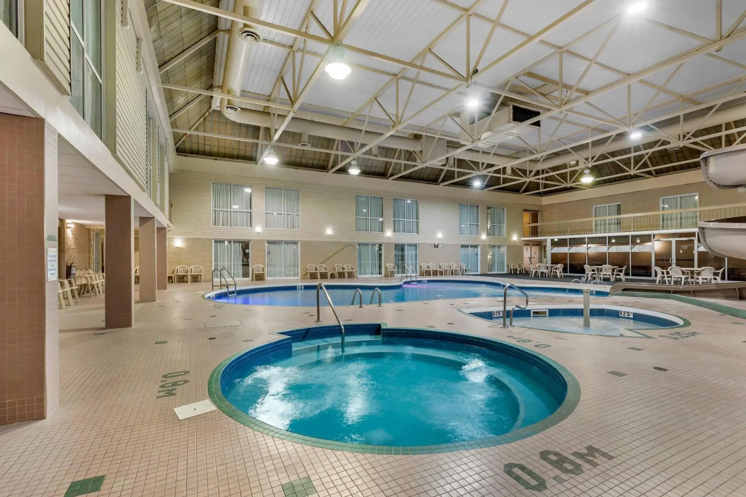 Swimming pool in Clarion Hotel & Suites Swimming pool in Clarion Hotel & Suites