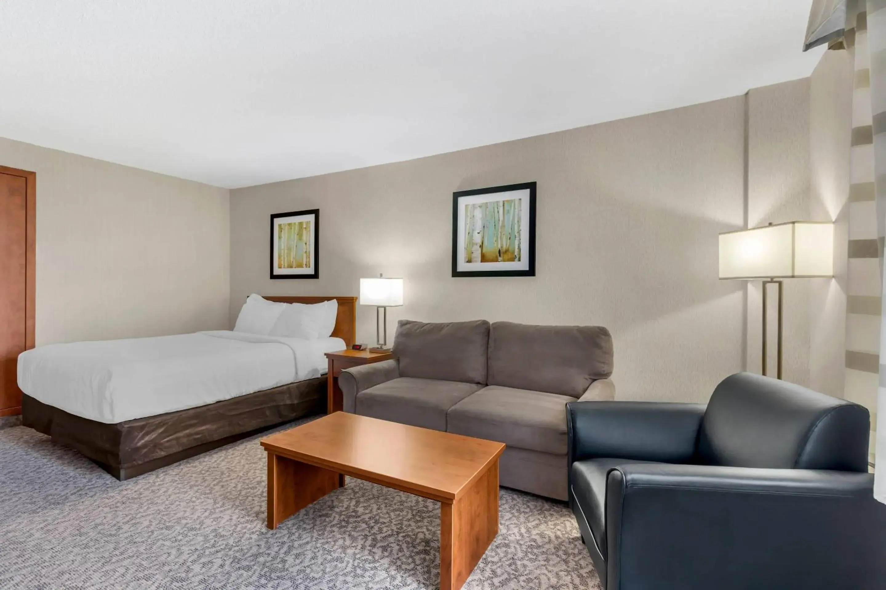 Bedroom, Bed in Clarion Hotel & Suites Bedroom, Bed in Clarion Hotel & Suites