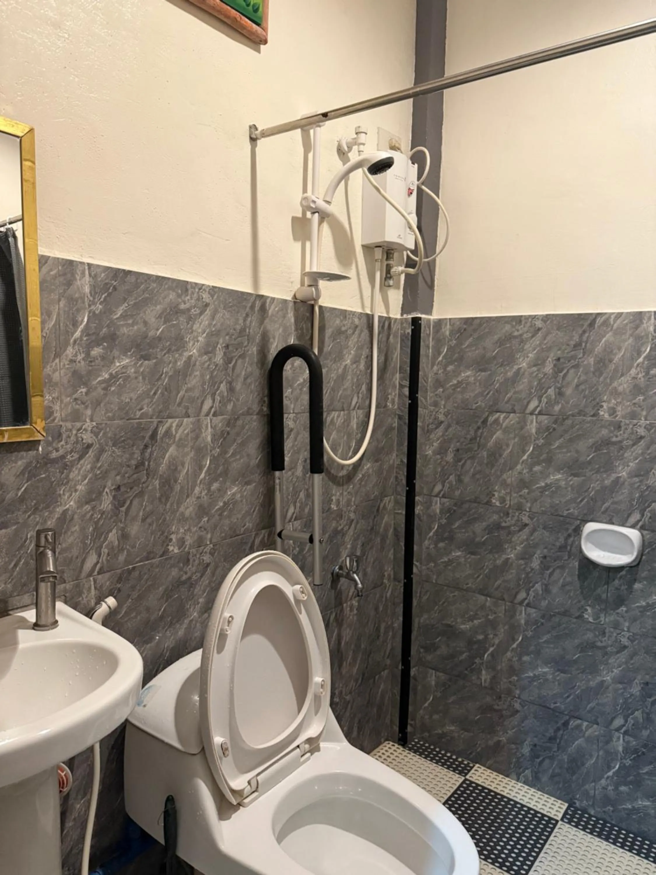 Lolo Bob's Bed And Breakfast