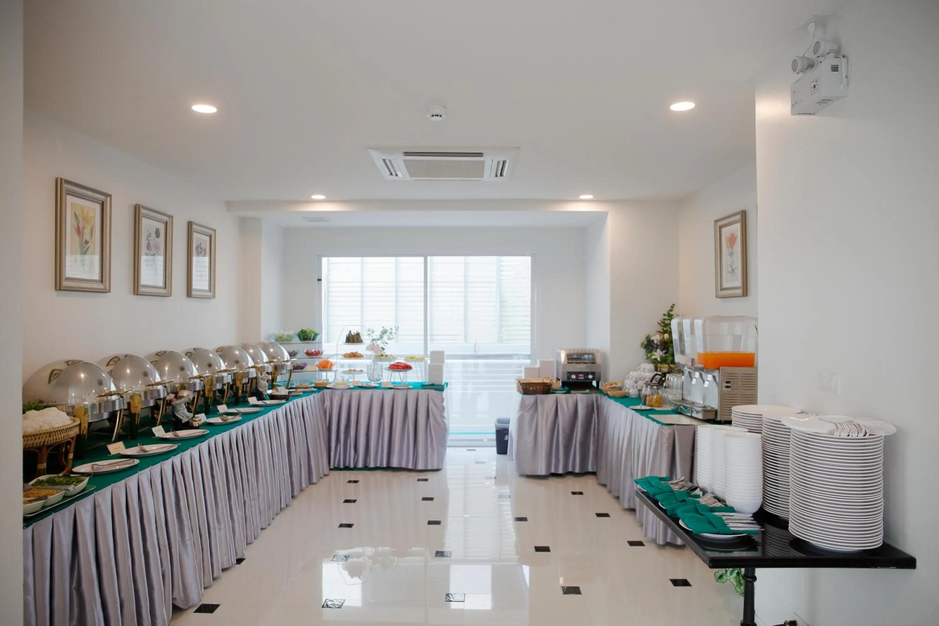 Restaurant/places to eat in Chada@Nakhon