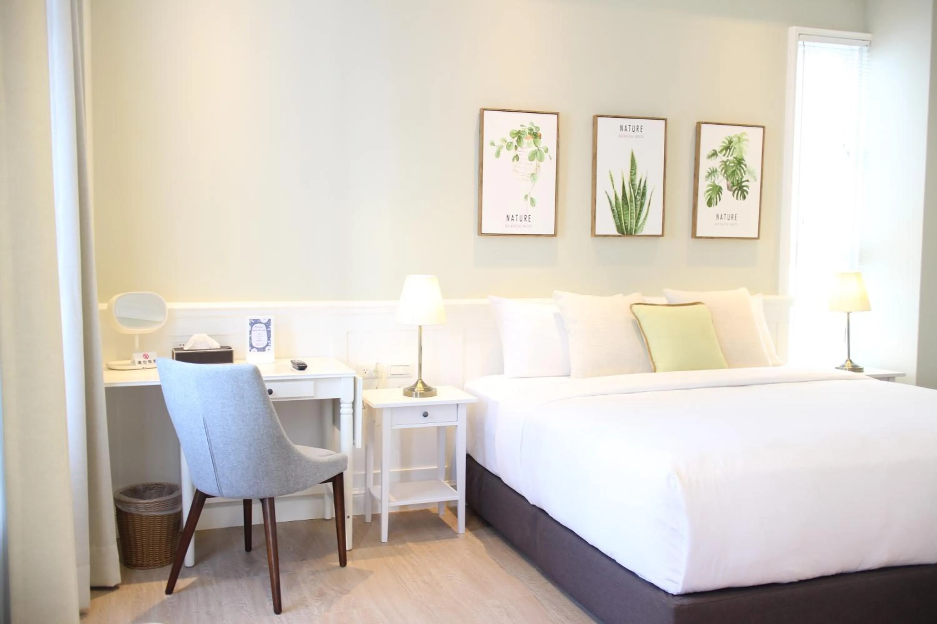Bed in Notting Leaf B&B