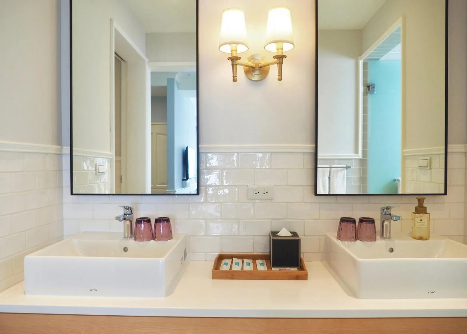 Bathroom in Notting Leaf B&B