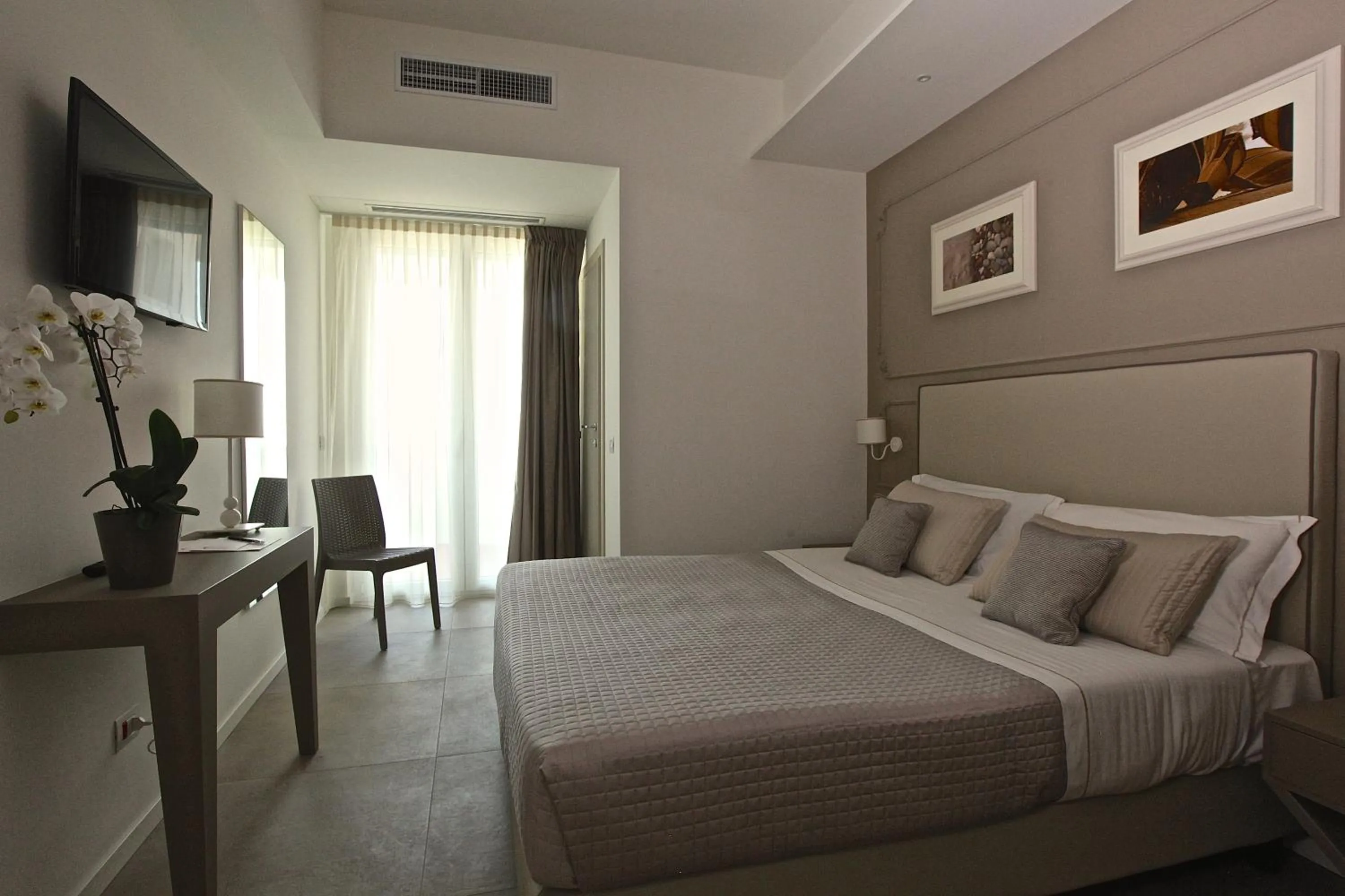 Bed in Hotel Ambassador