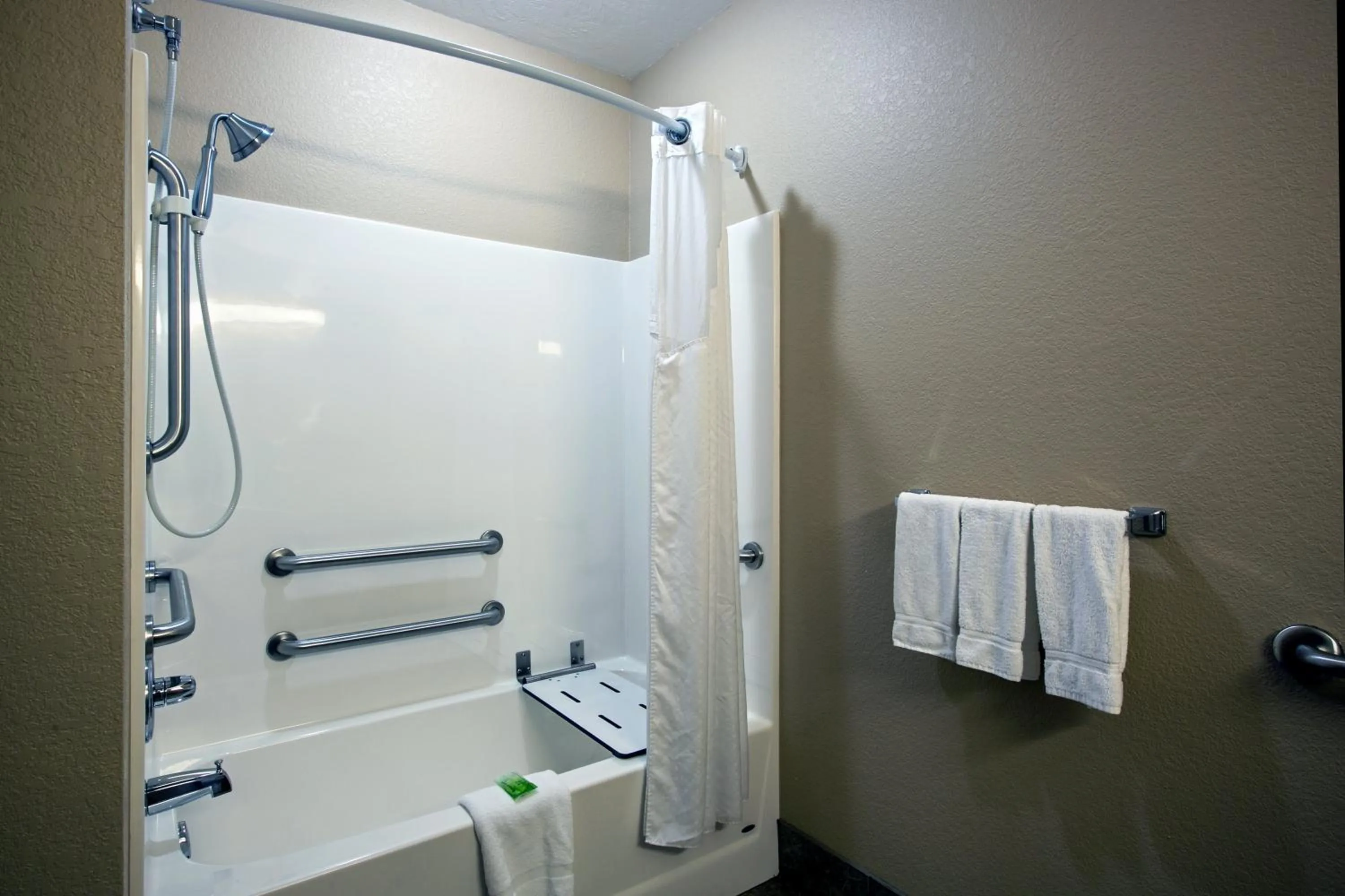 Bathroom in Holiday Inn Express & Suites - Green Bay East by IHG