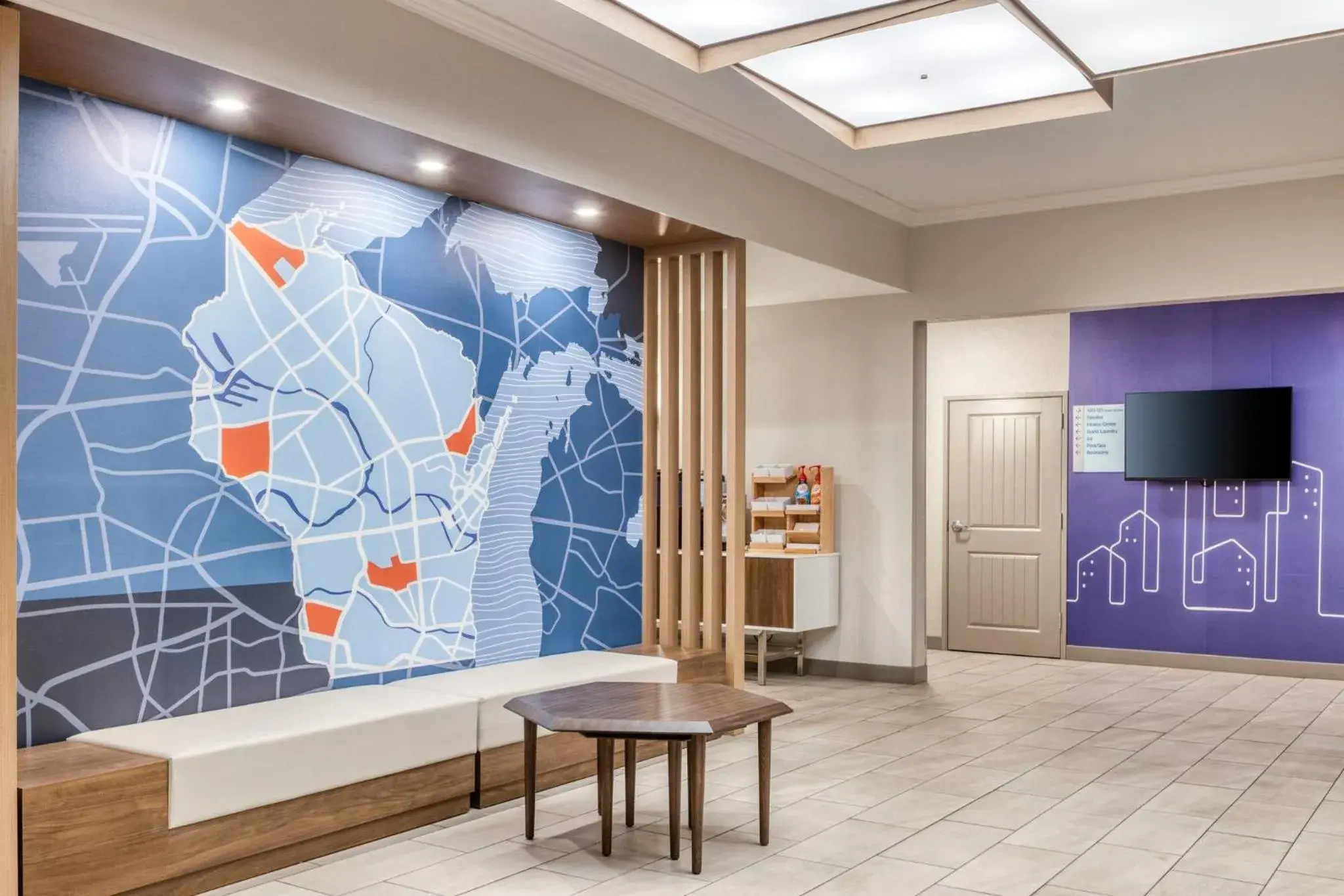 Property building in Holiday Inn Express & Suites - Green Bay East by IHG Property building in Holiday Inn Express & Suites - Green Bay East by IHG