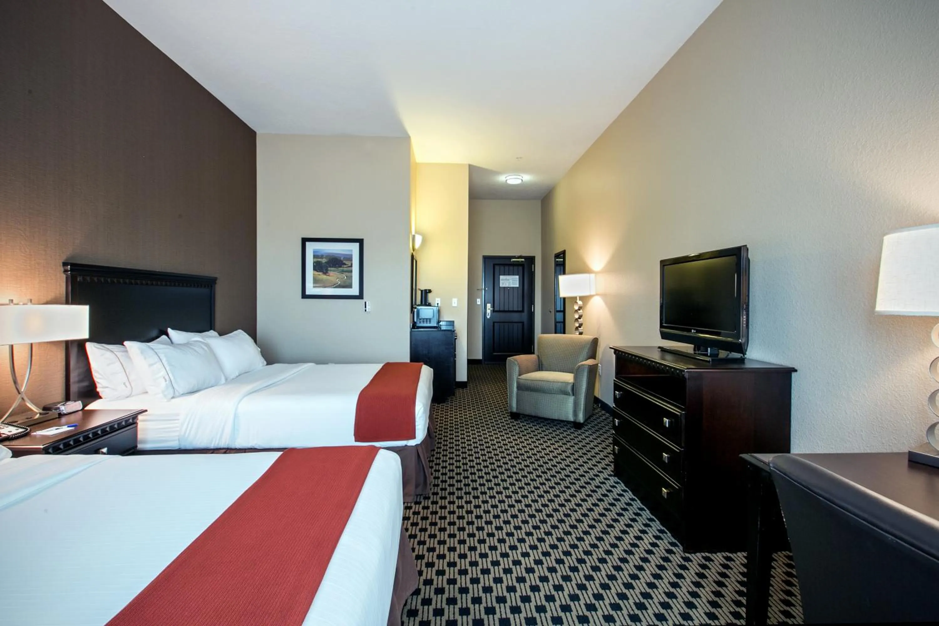 Bathroom, Bed in Holiday Inn Express & Suites - Green Bay East by IHG