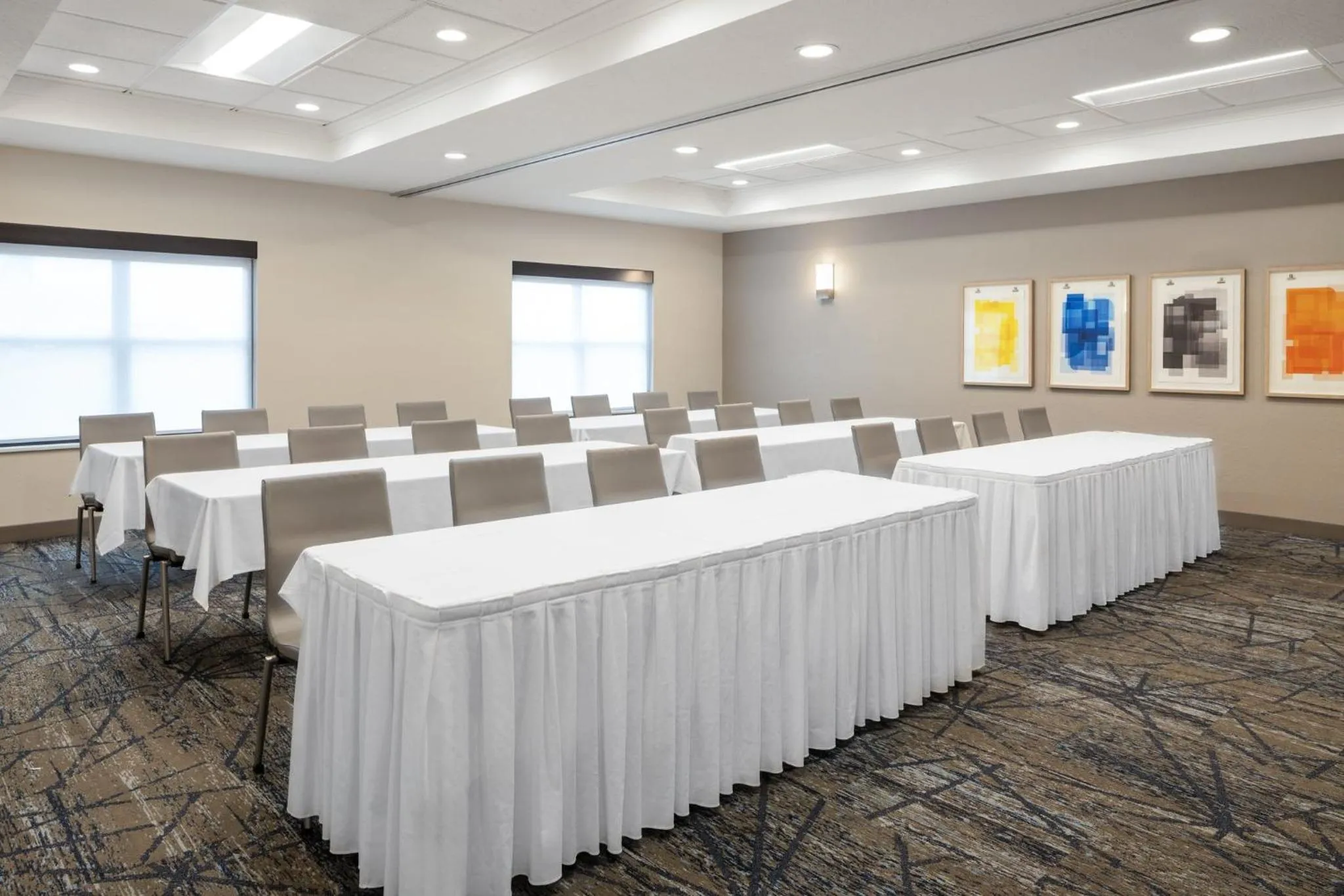 Meeting/conference room in Holiday Inn Express & Suites - Green Bay East by IHG