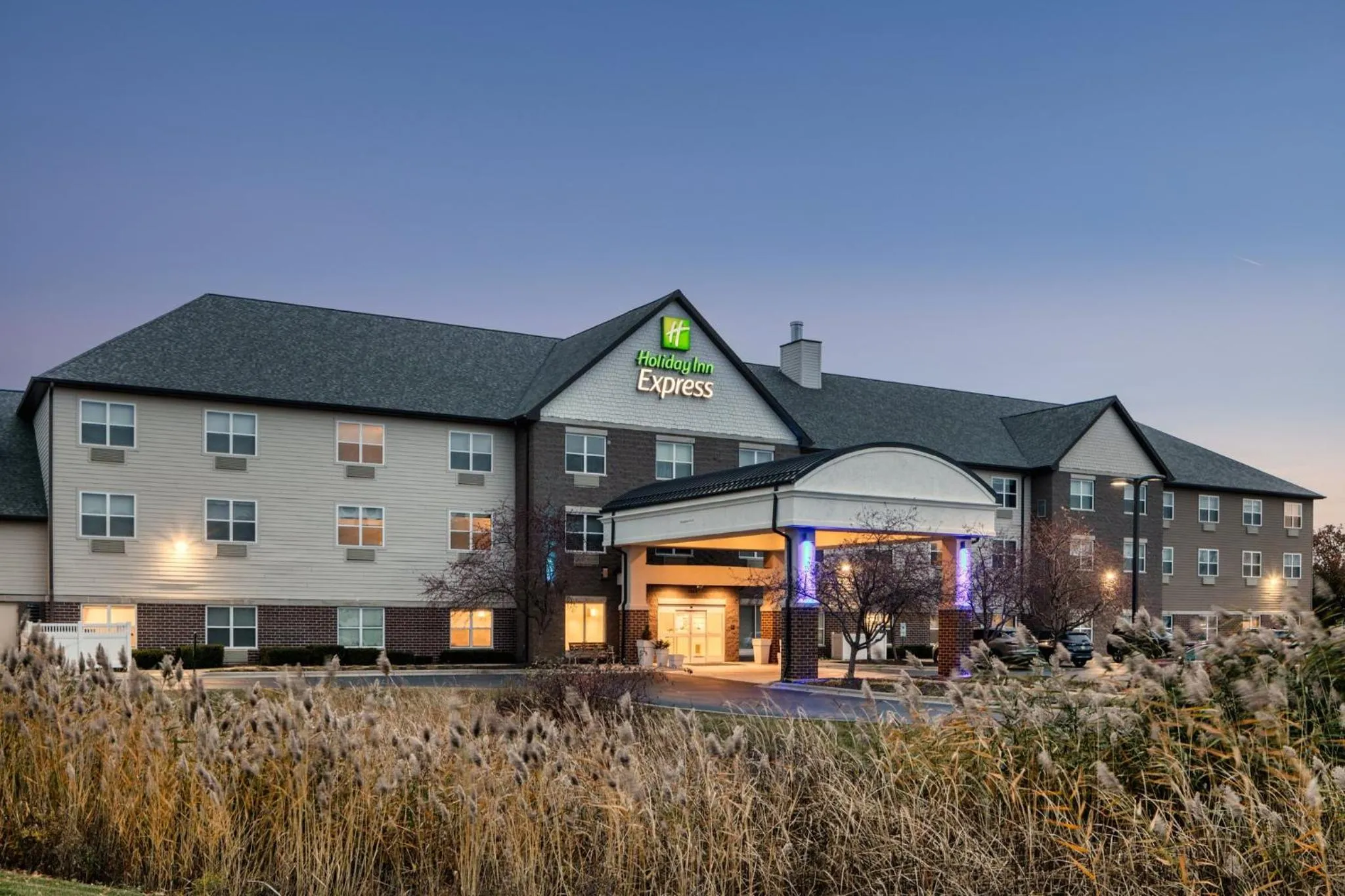 Property building in Holiday Inn Express & Suites - Green Bay East by IHG