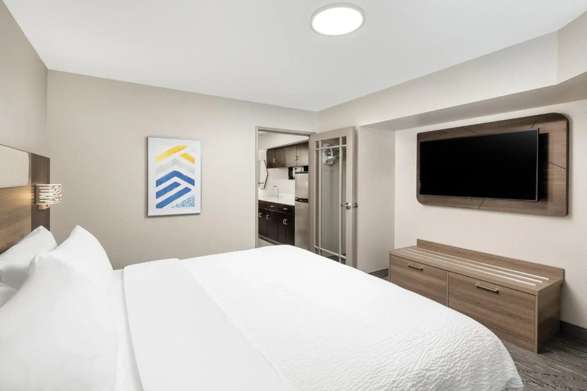 King Suite - Disability Access in Holiday Inn Express & Suites - Green Bay East by IHG King Suite - Disability Access in Holiday Inn Express & Suites - Green Bay East by IHG