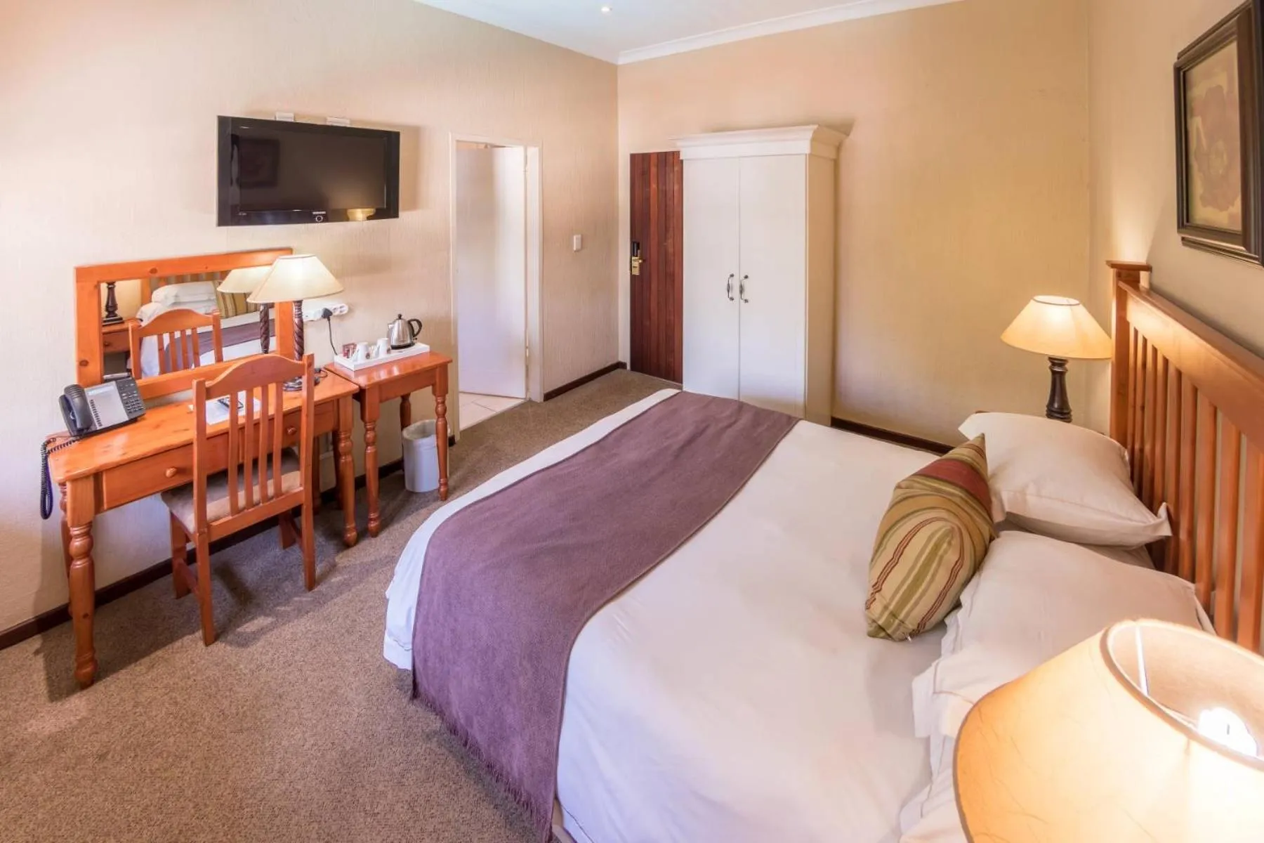 Bed in Constantia Hotel and Conference Centre