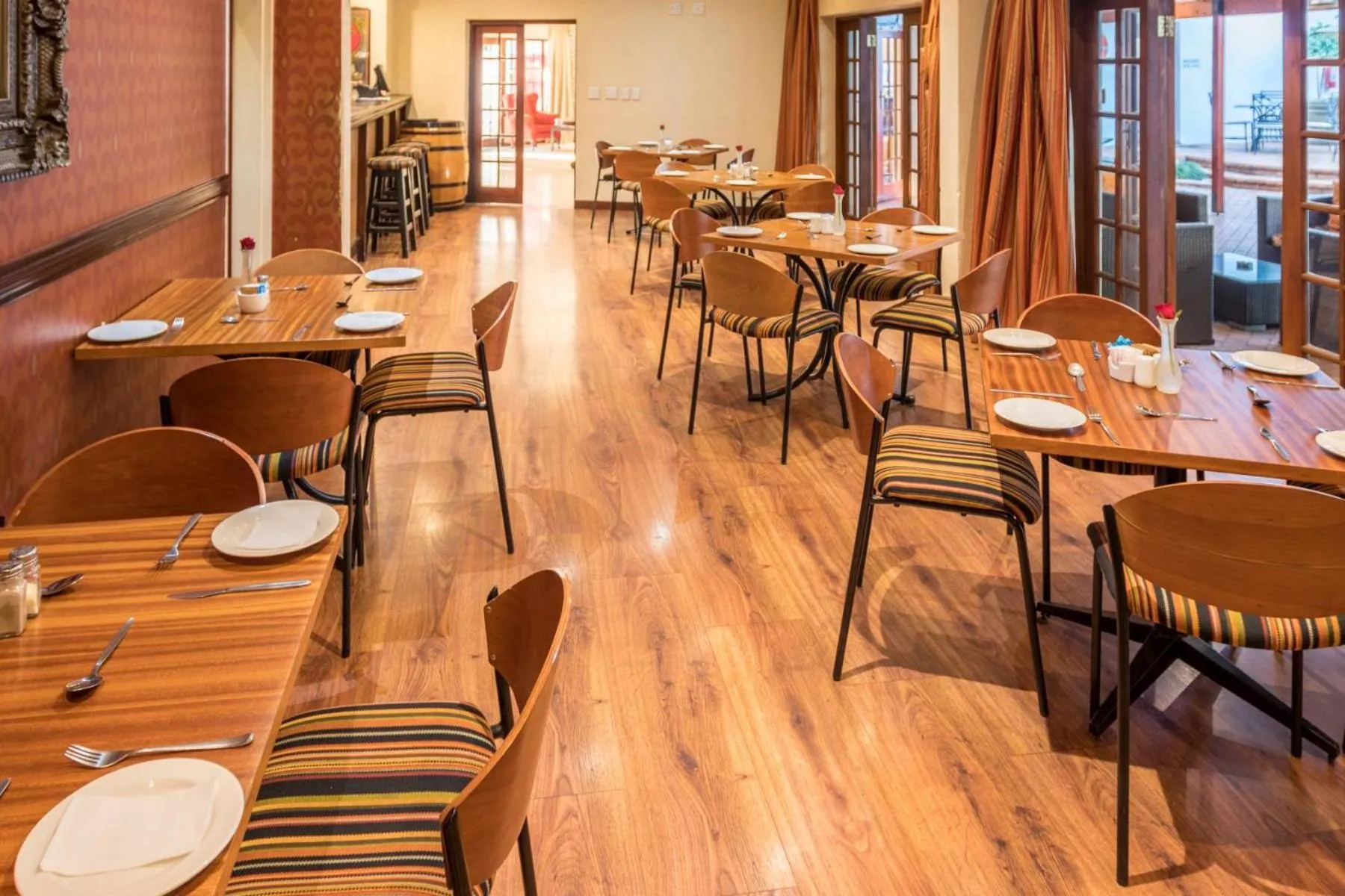 Restaurant/places to eat in Constantia Hotel and Conference Centre