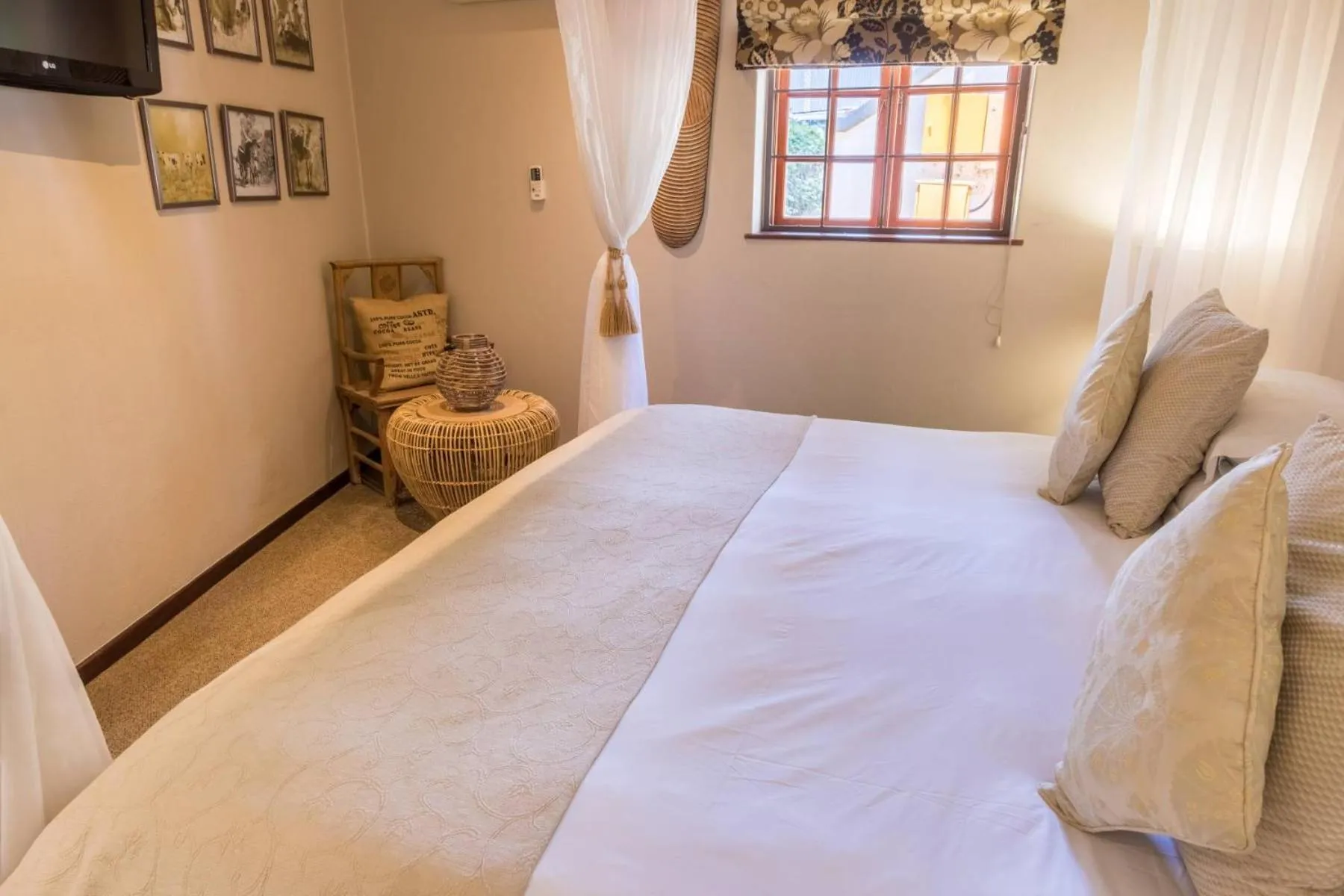 Bed in Constantia Hotel and Conference Centre