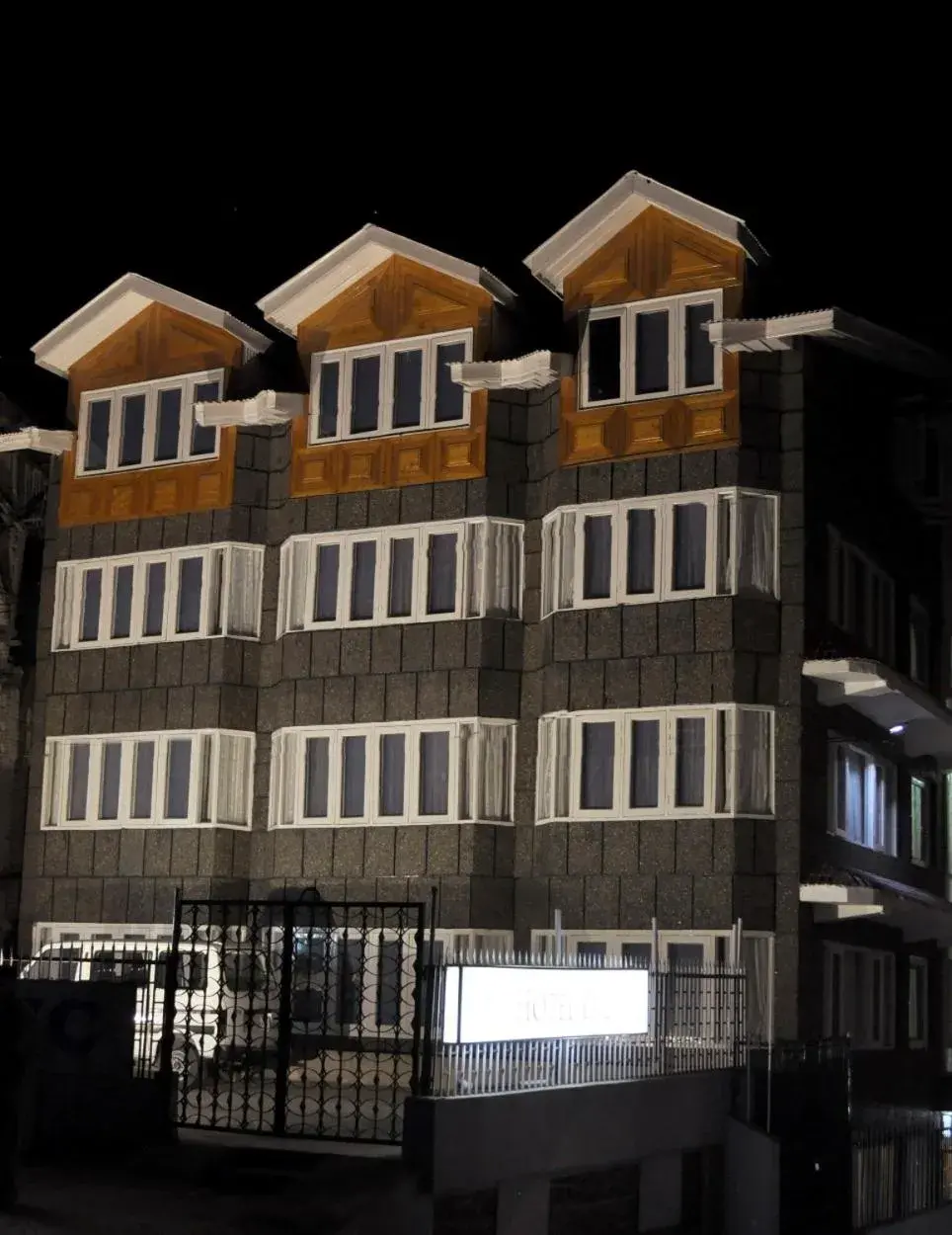 Property building in Hotel PACIFIC Property building in Hotel PACIFIC