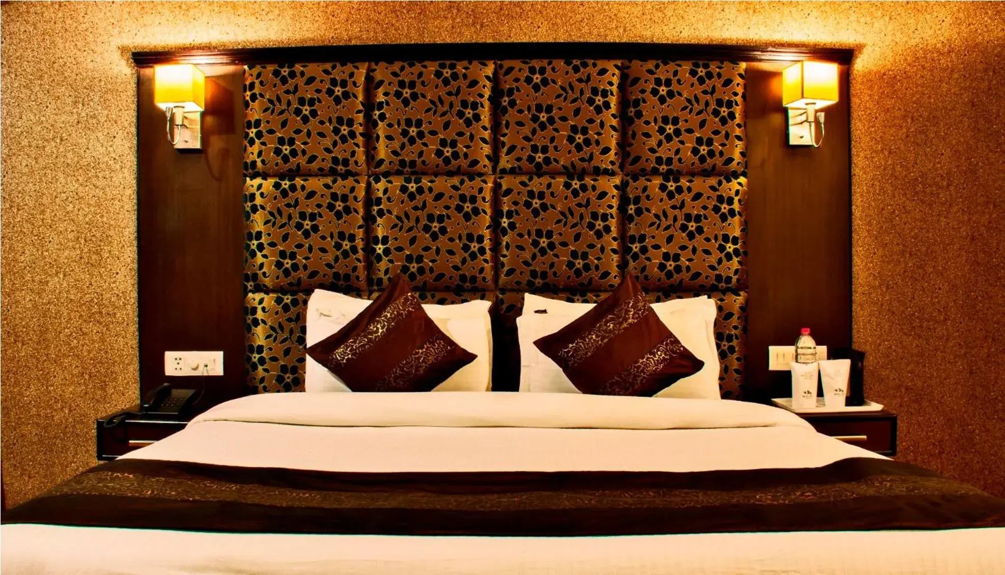 Bed in Hotel PACIFIC Bed in Hotel PACIFIC