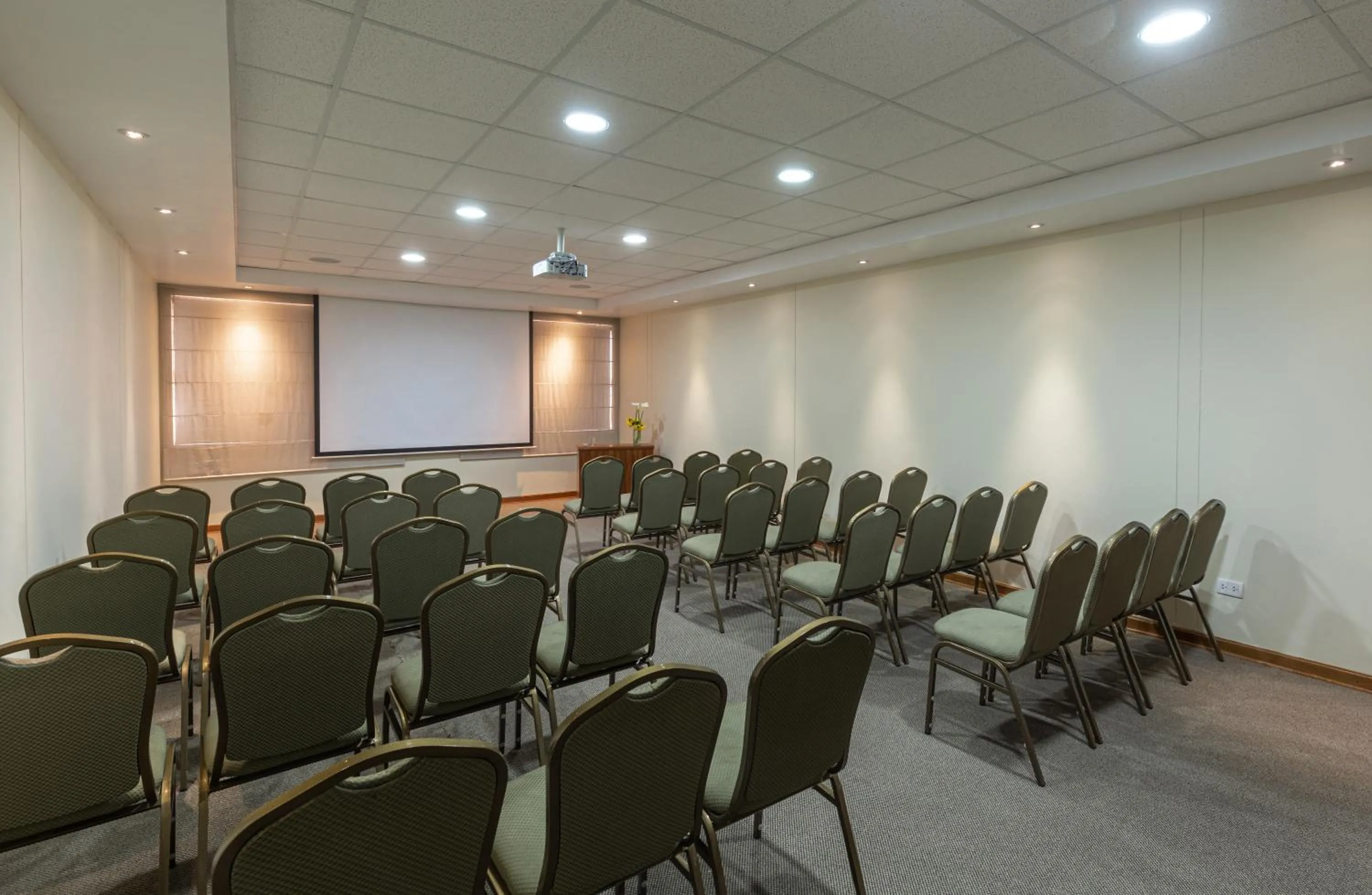 Meeting/conference room in LP Los Portales Hotel Tarma
