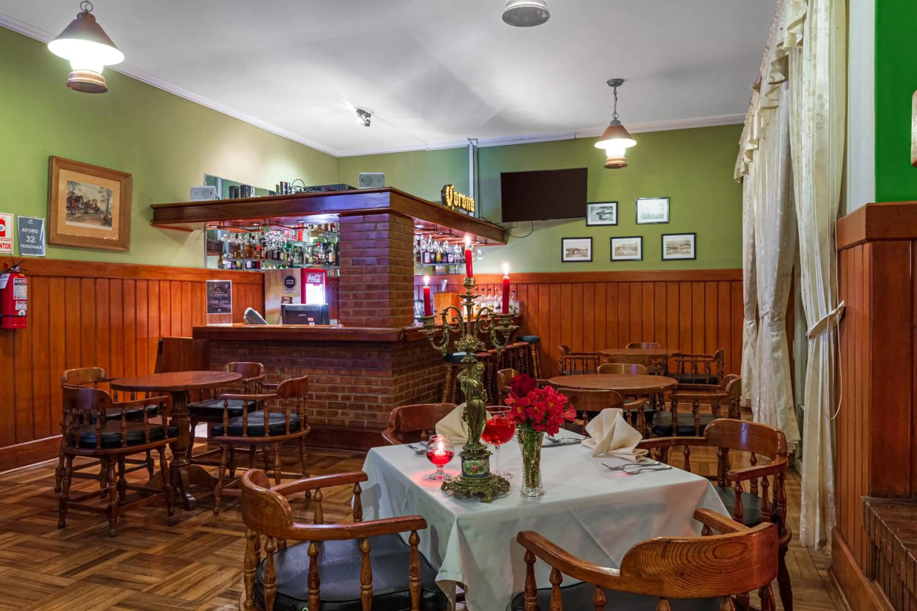 Lounge or bar in LP Los Portales Hotel Tarma