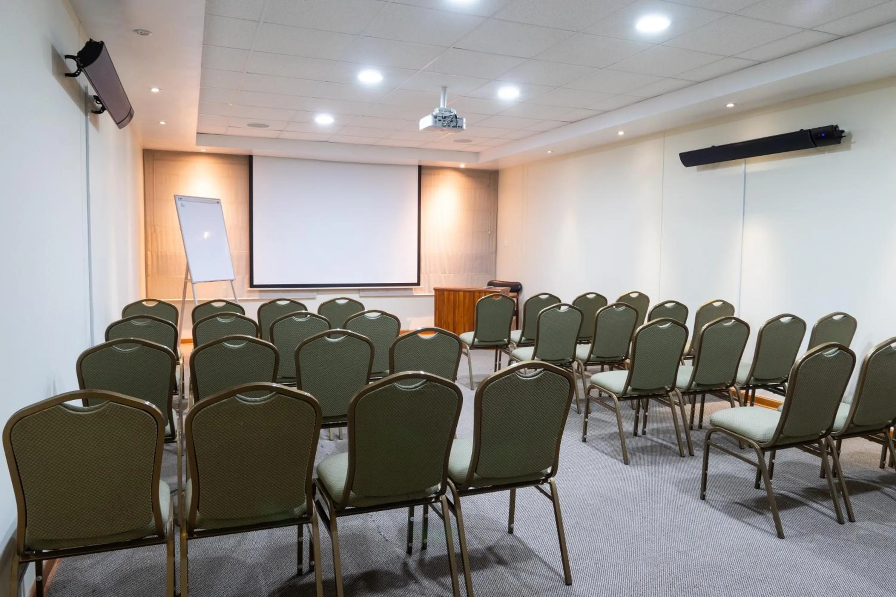 Meeting/conference room in LP Los Portales Hotel Tarma