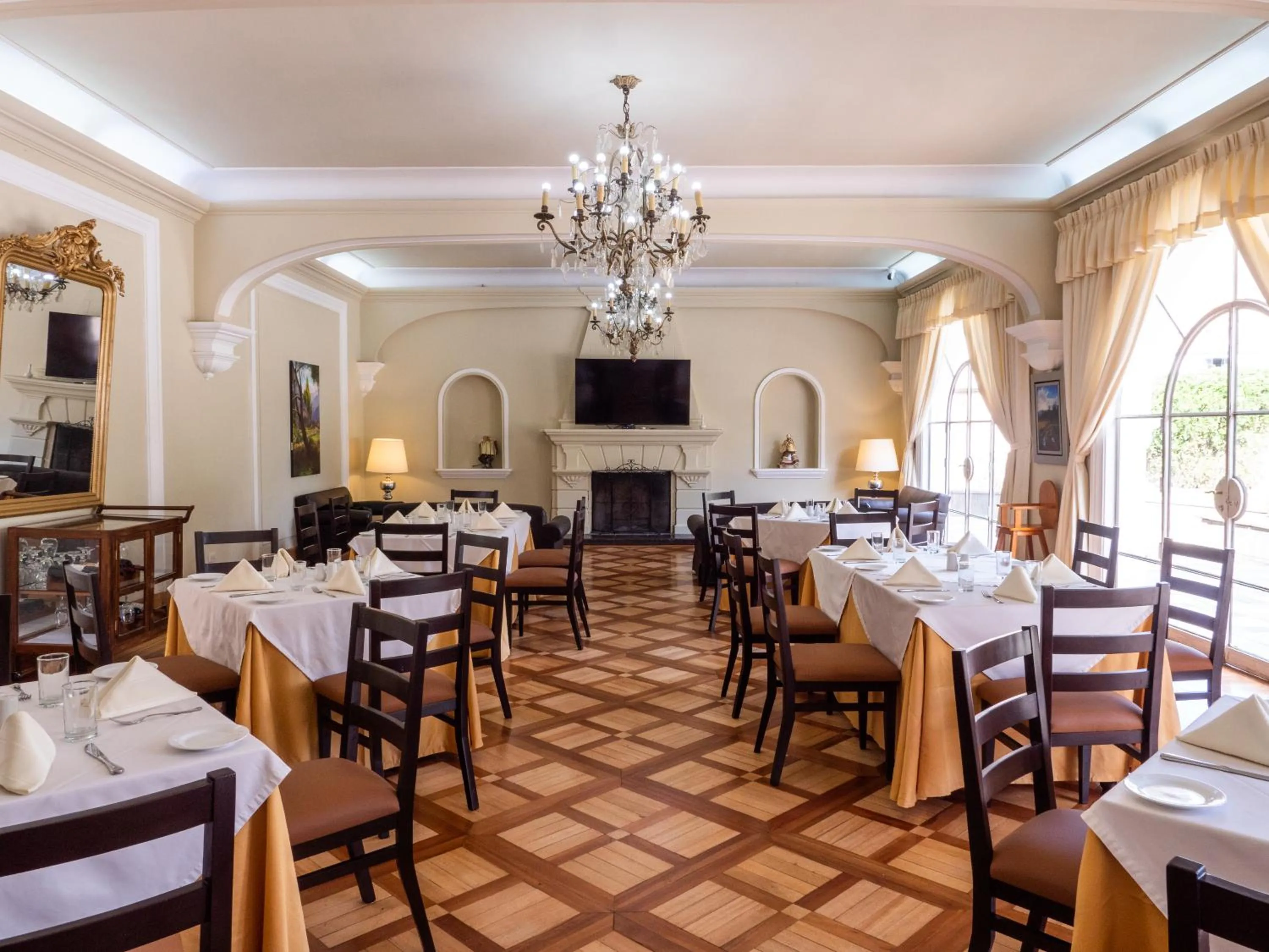 Restaurant/places to eat in LP Los Portales Hotel Tarma