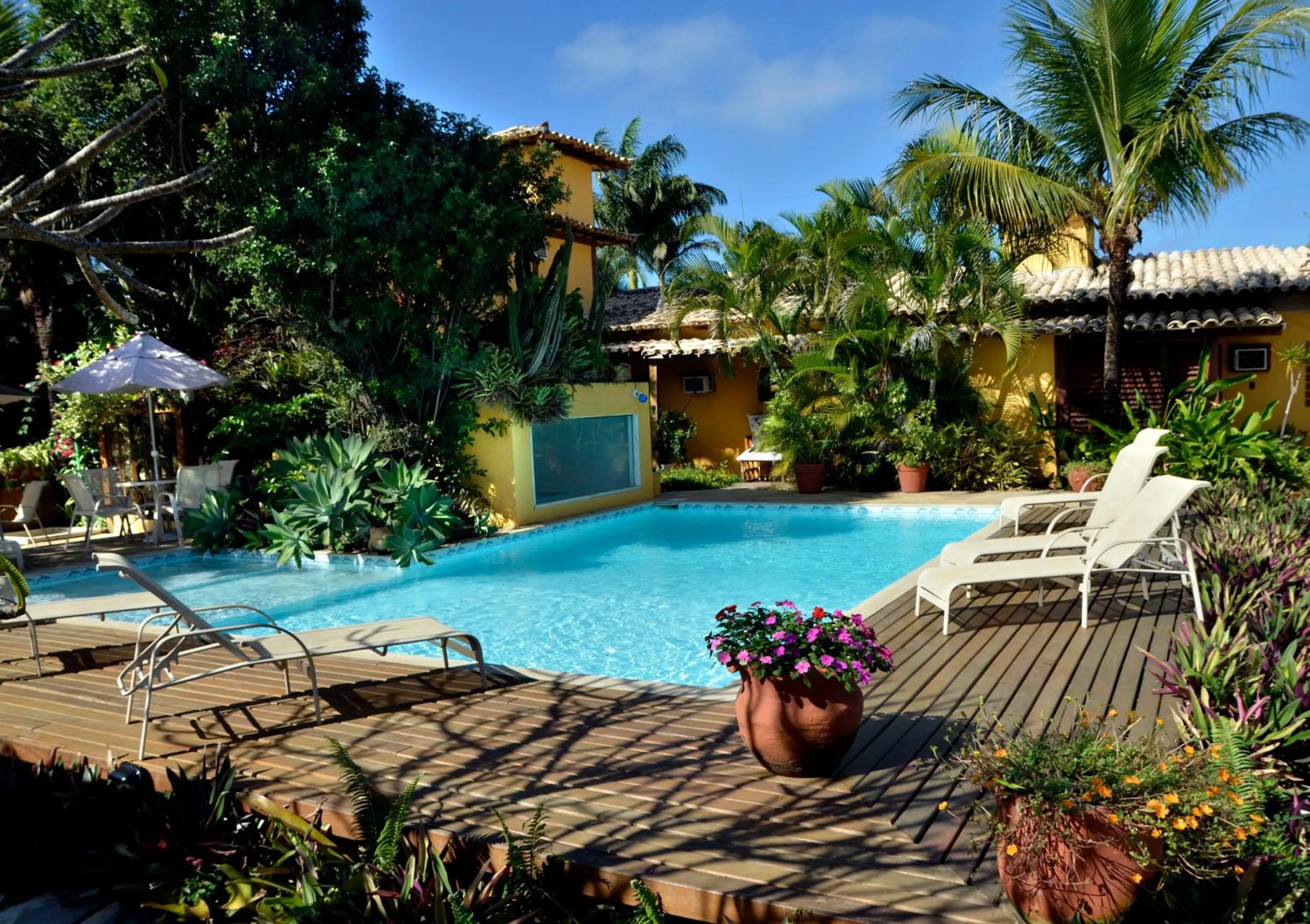 Swimming pool in Pousada do Namorado