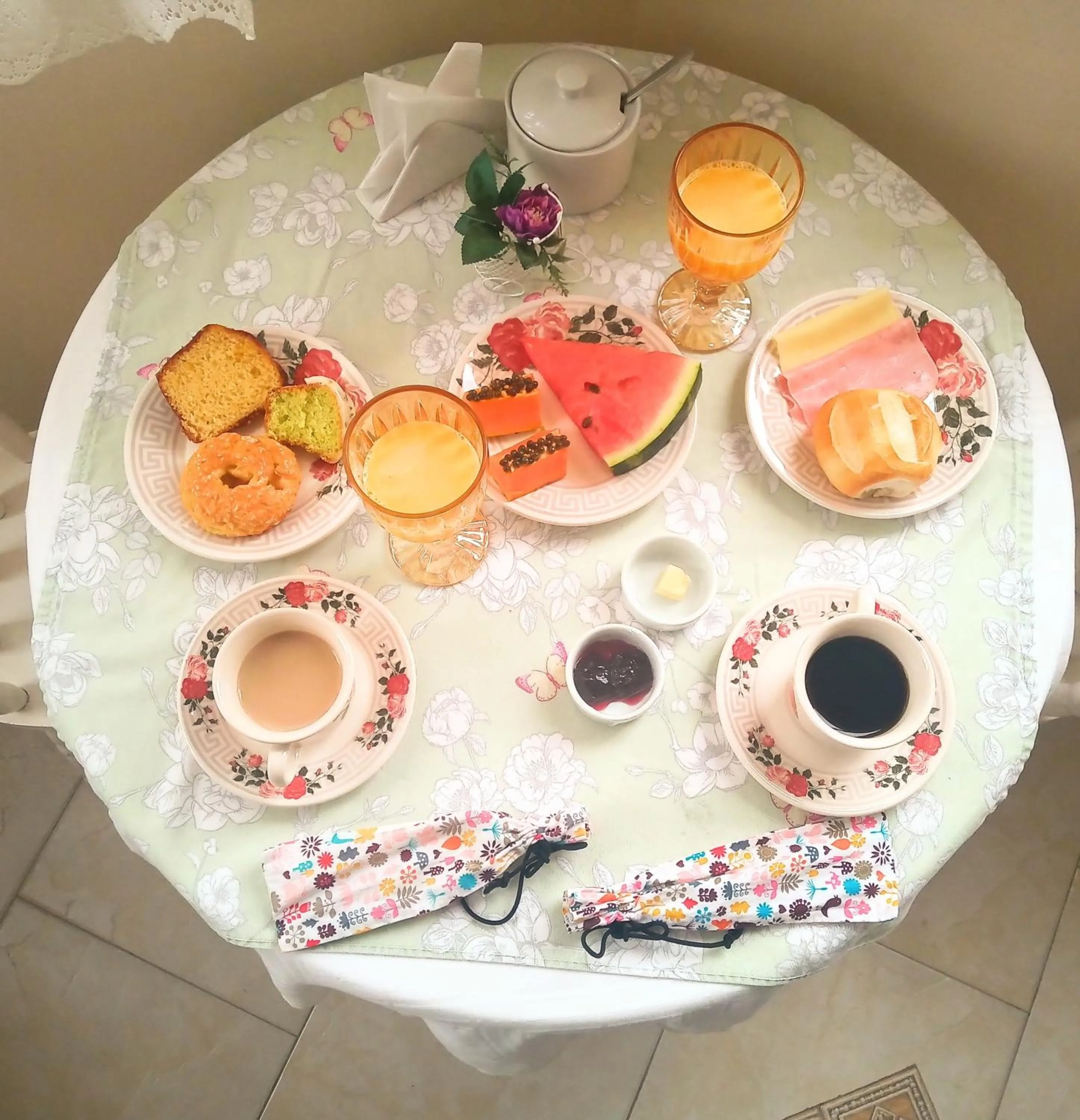 Food and drinks in Pousada Confraria da Terra