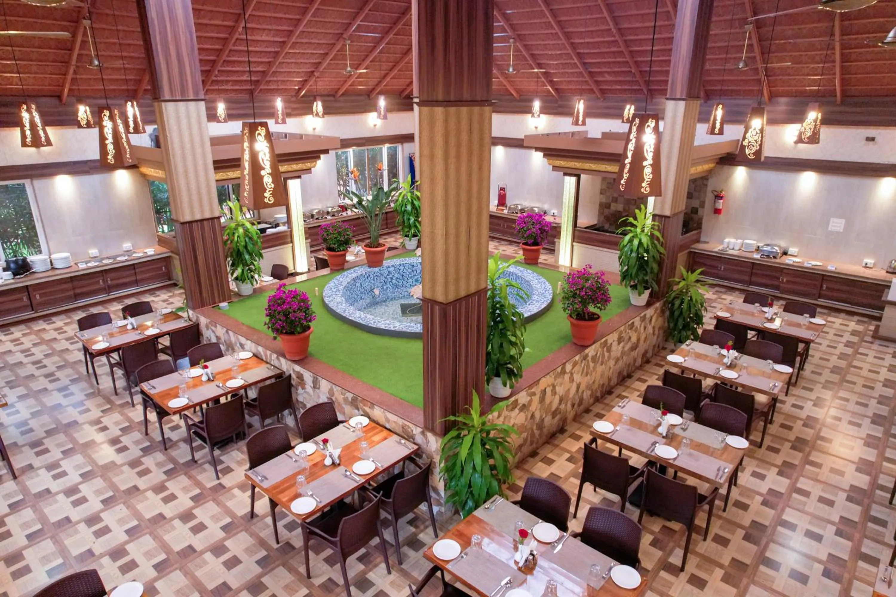 Restaurant/places to eat in IBC Honeydew Exotica Resort