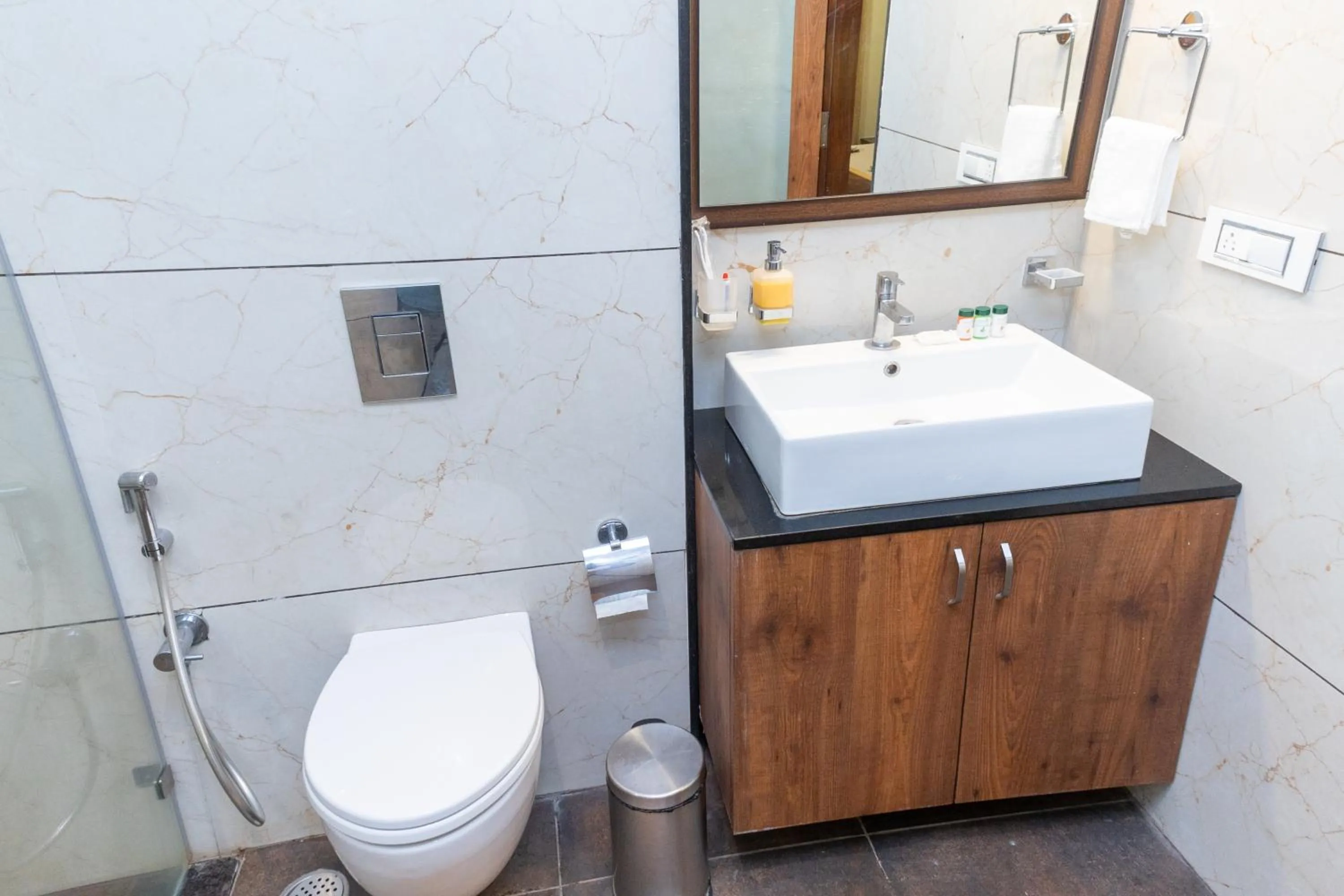 Toilet in IBC Honeydew Exotica Resort