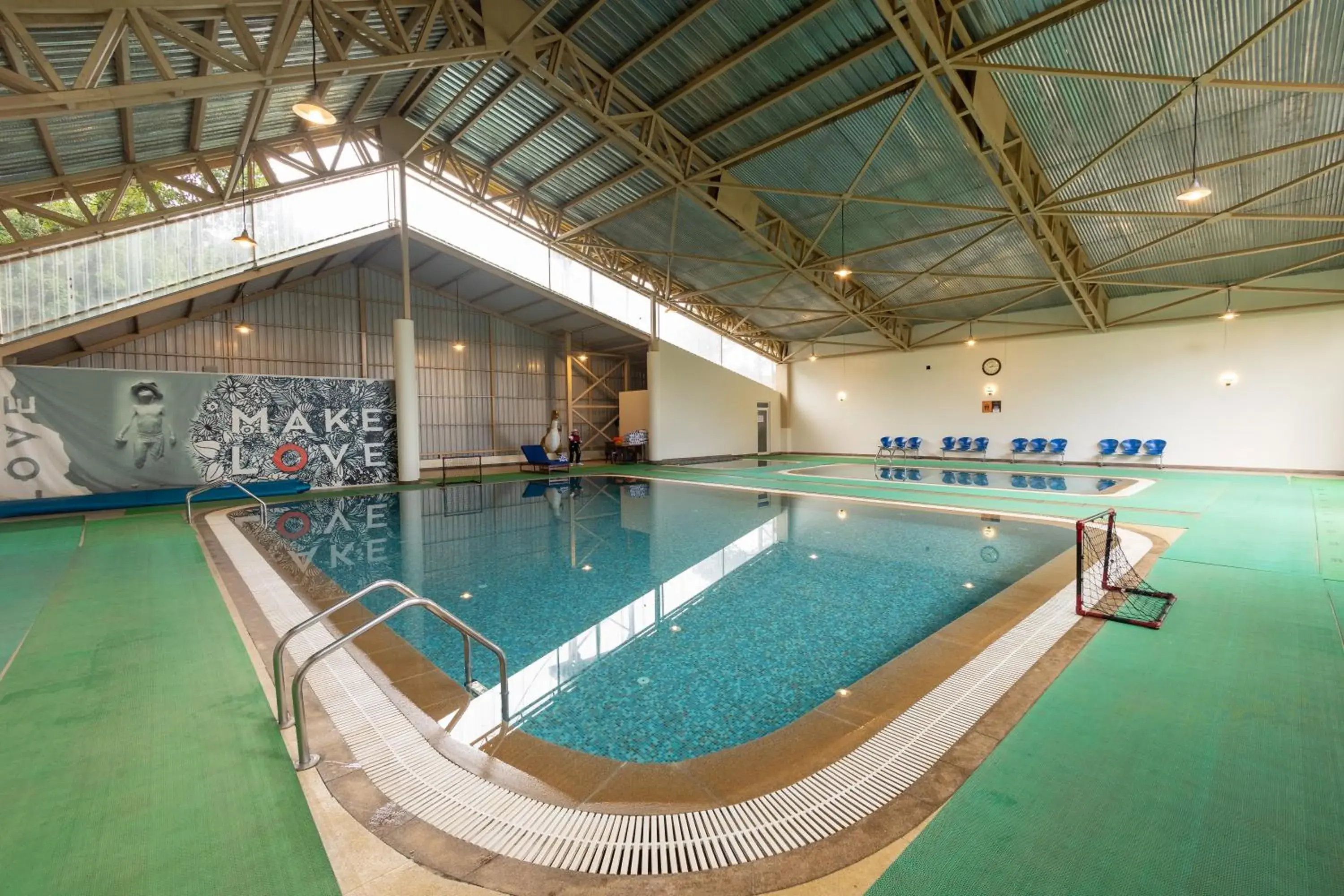 Swimming pool in IBC Honeydew Exotica Resort Swimming pool in IBC Honeydew Exotica Resort