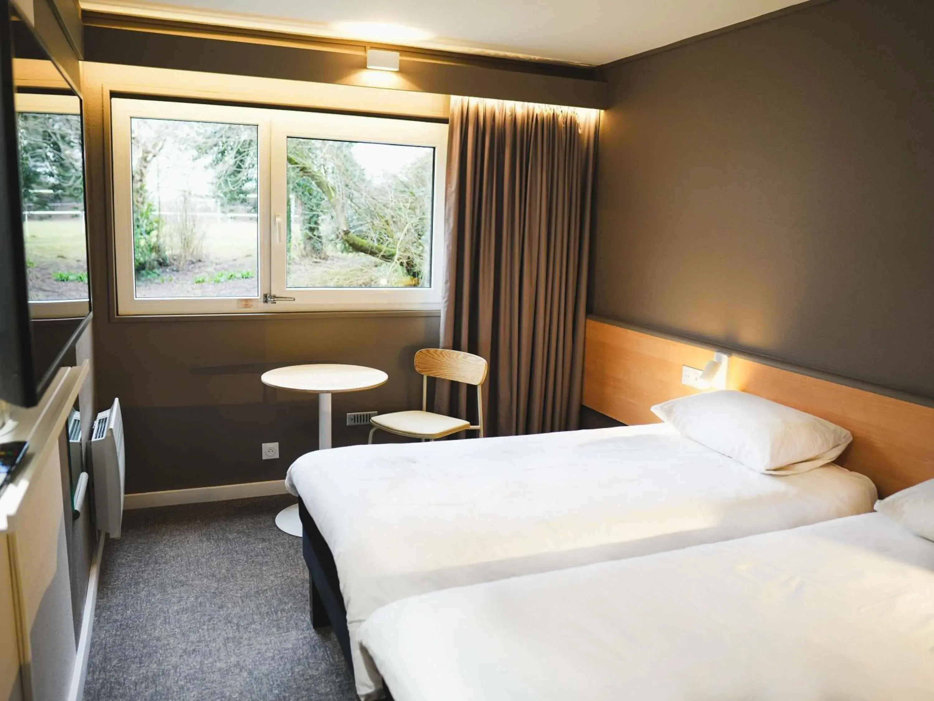 Property building, Bed in ibis Caen Porte d’Angleterre Property building, Bed in ibis Caen Porte d’Angleterre