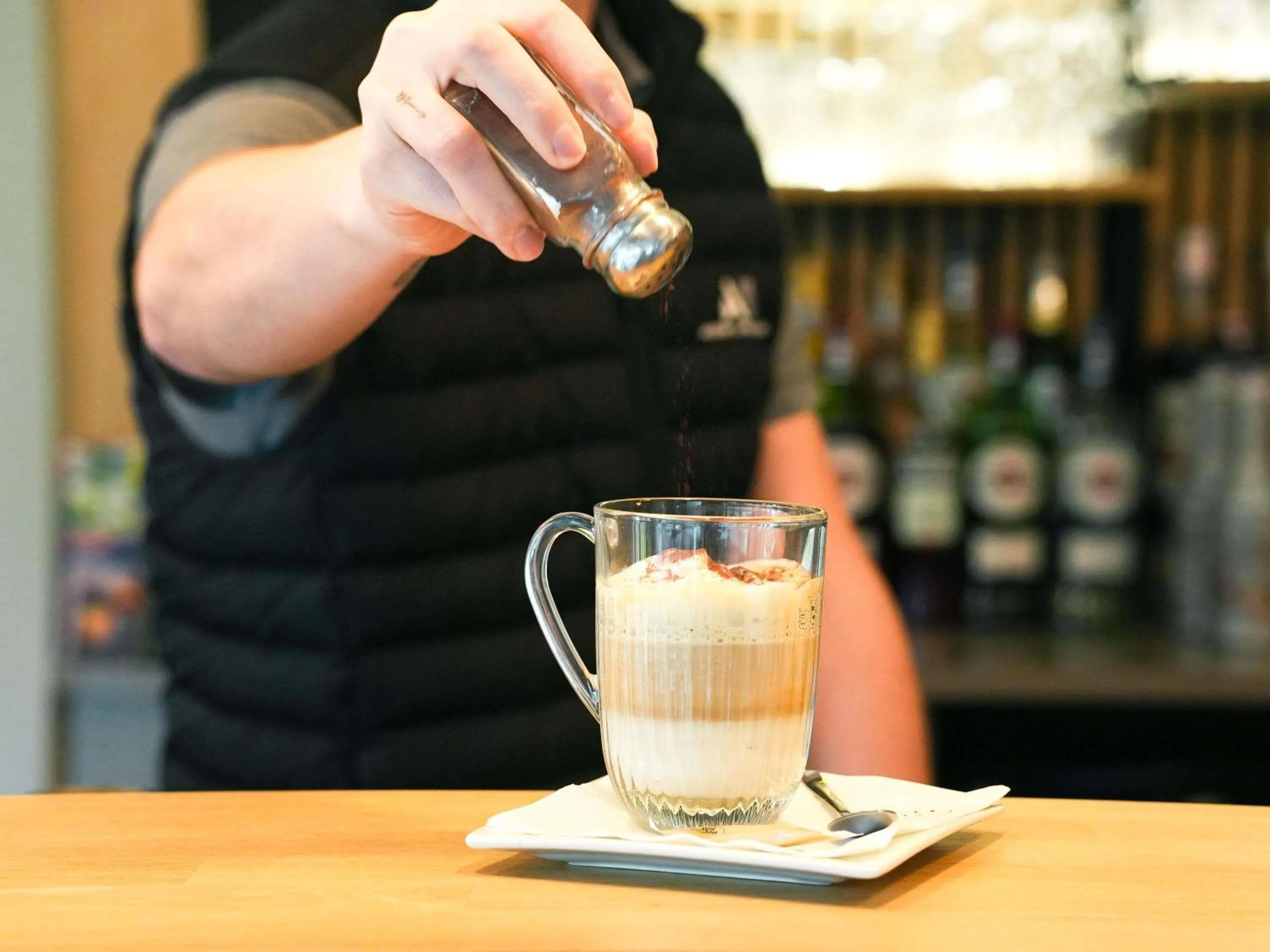 Lounge or bar in ibis Caen Porte d’Angleterre