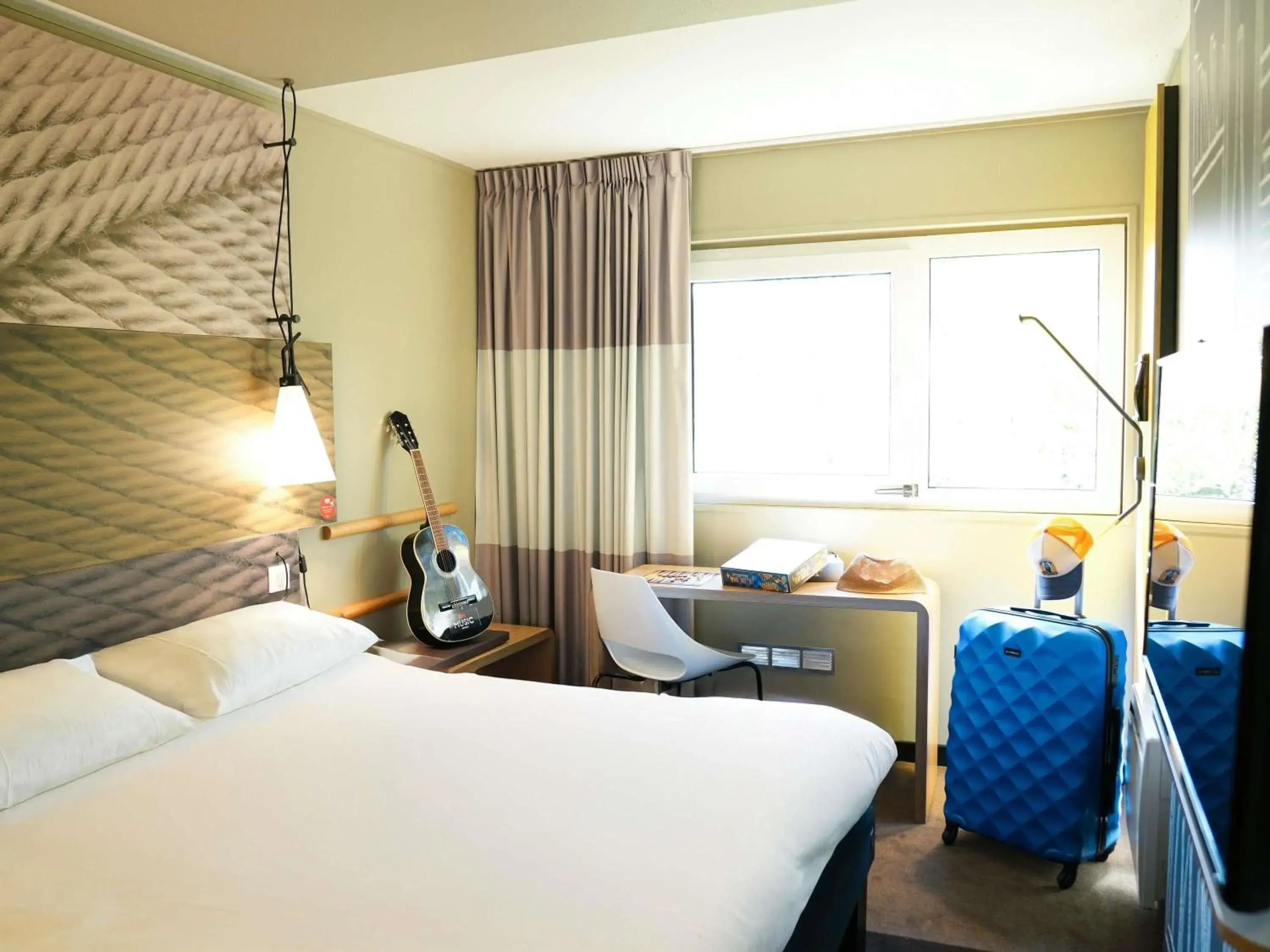 Bedroom, Bed in ibis Caen Porte d’Angleterre Bedroom, Bed in ibis Caen Porte d’Angleterre