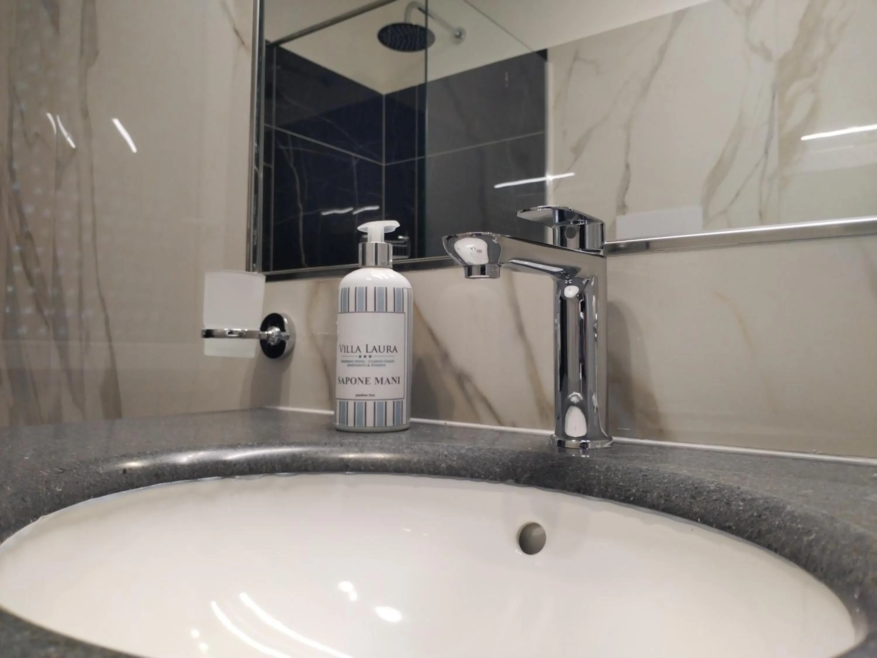 Bathroom in Villa Laura Residence Hotel Apartments & Studios