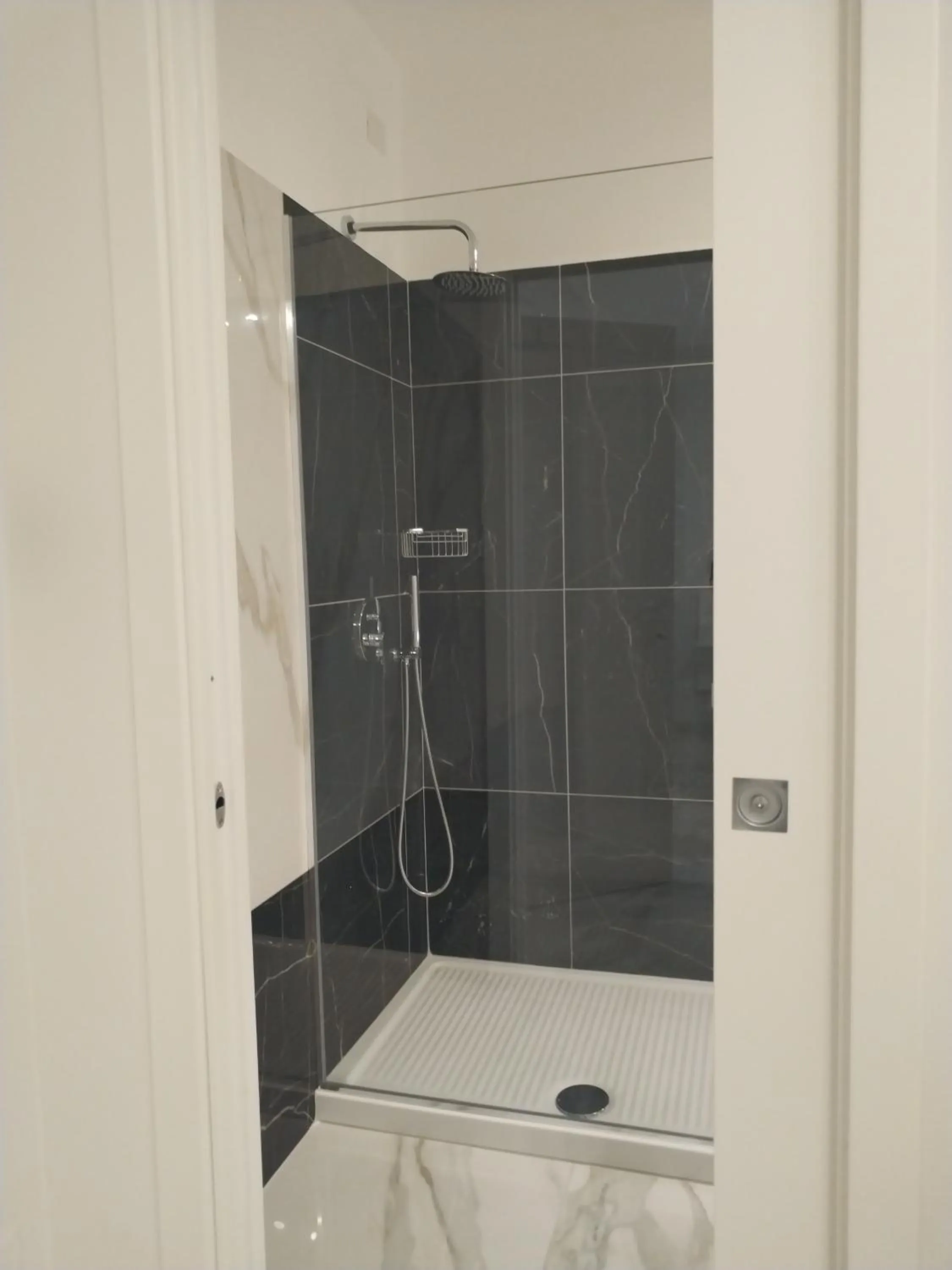 Shower in Villa Laura Residence Hotel Apartments & Studios