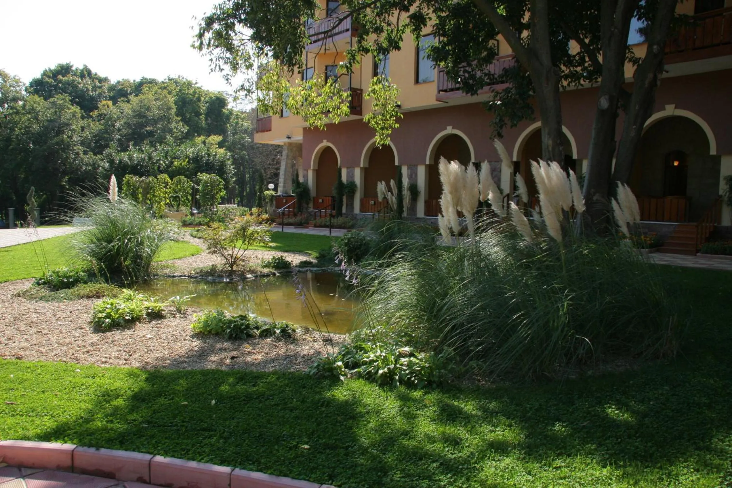 Garden in Hotel Estreya Palace