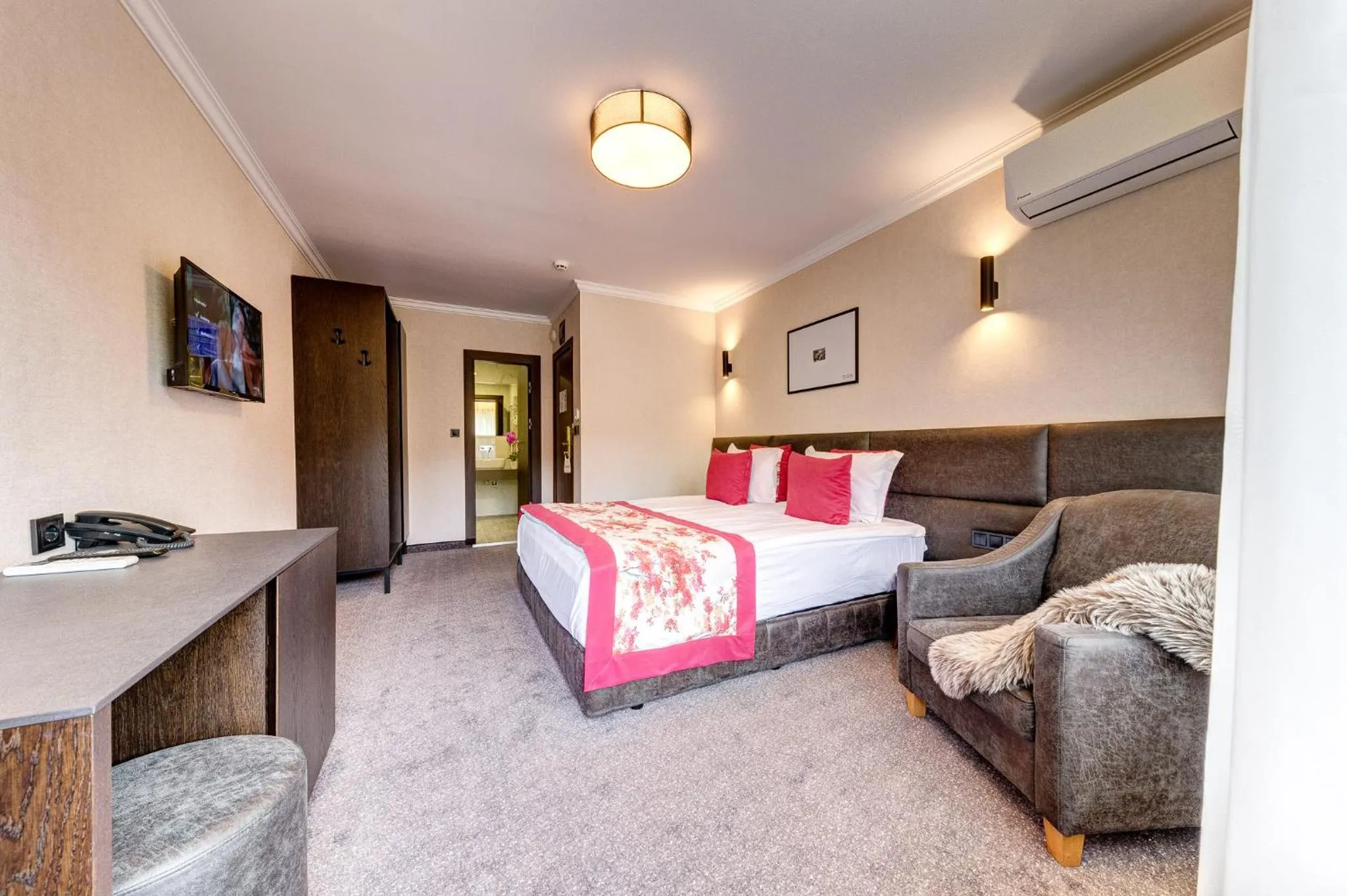 Photo of the whole room, Bed in SPA Hotel Kiparis