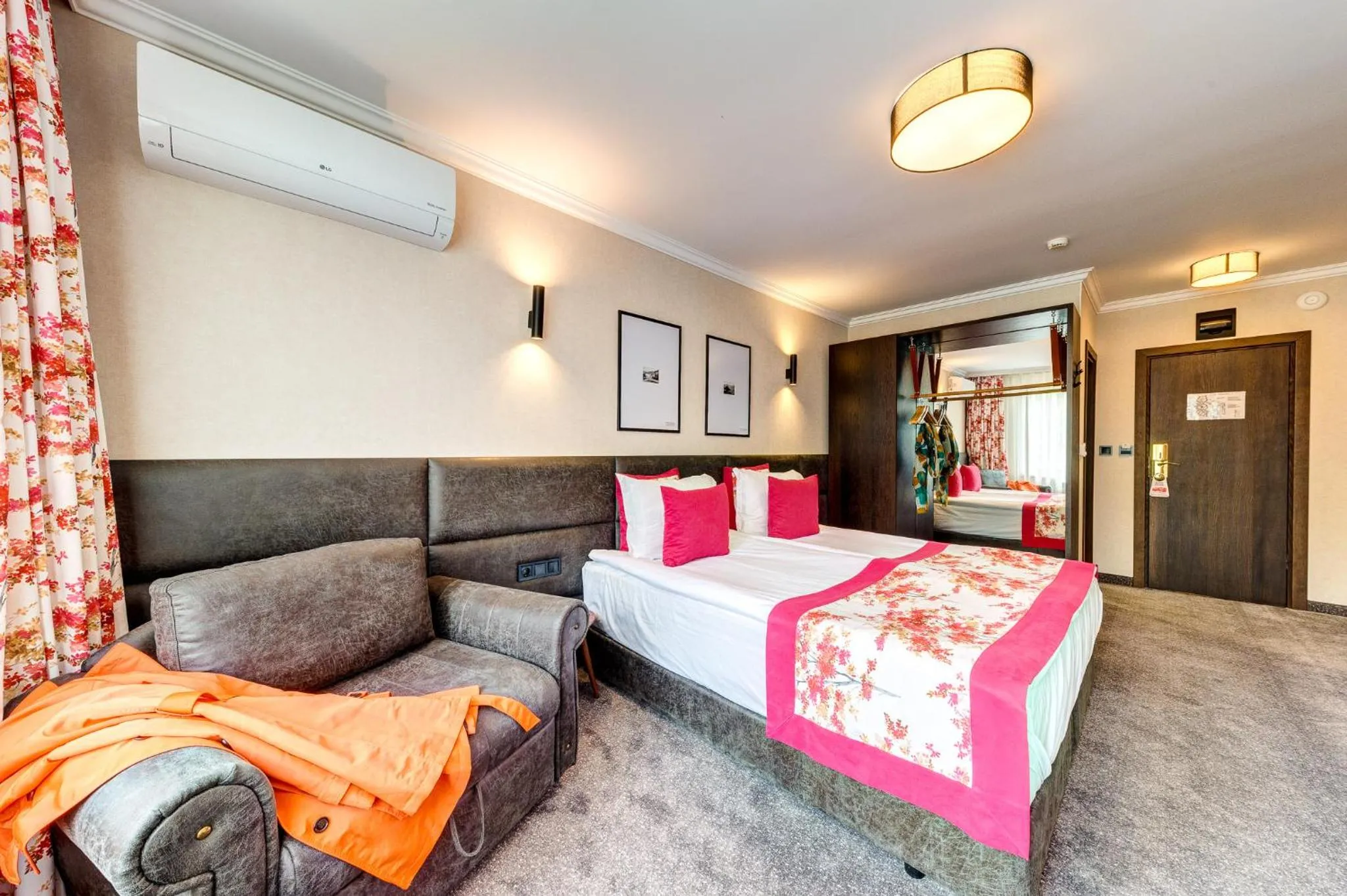 Photo of the whole room, Bed in SPA Hotel Kiparis