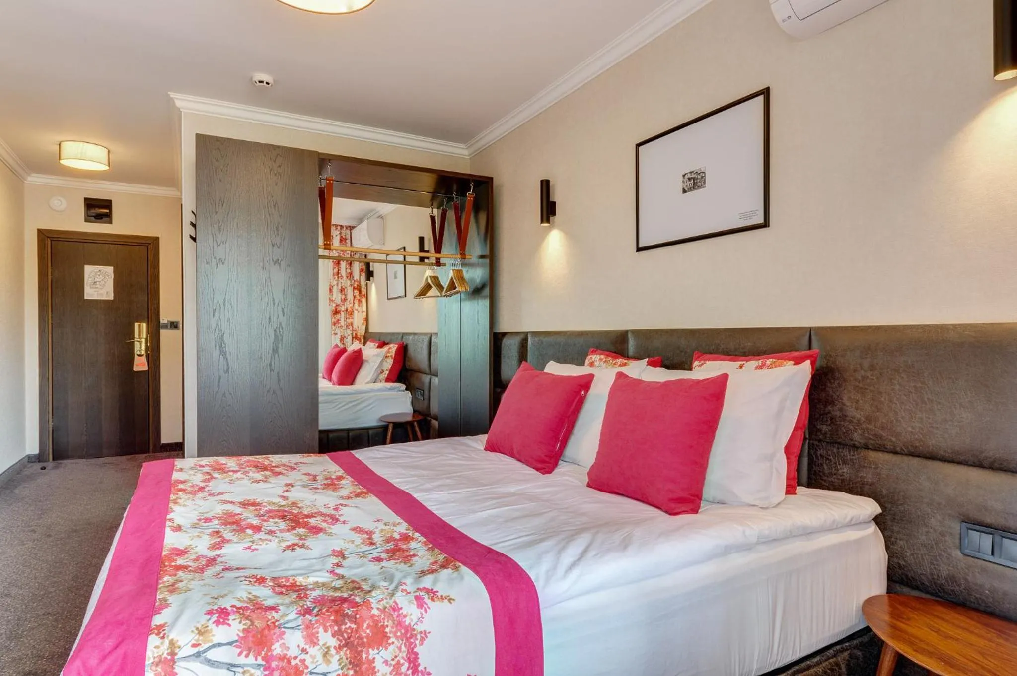 Photo of the whole room, Bed in SPA Hotel Kiparis