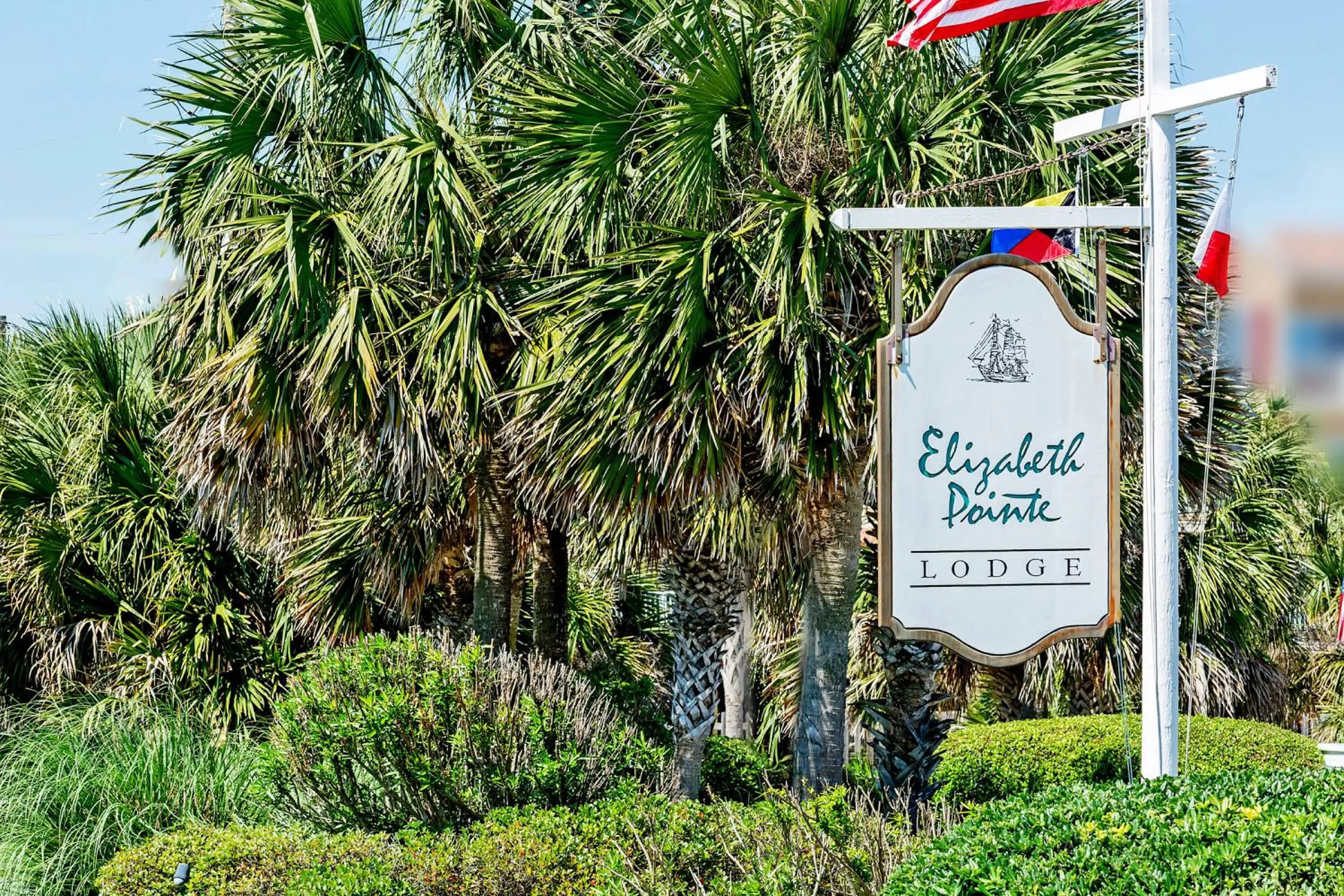 Property building in Elizabeth Pointe Lodge