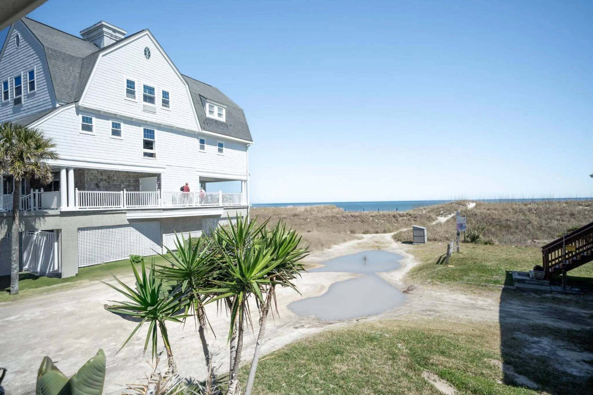 Elizabeth Pointe Lodge