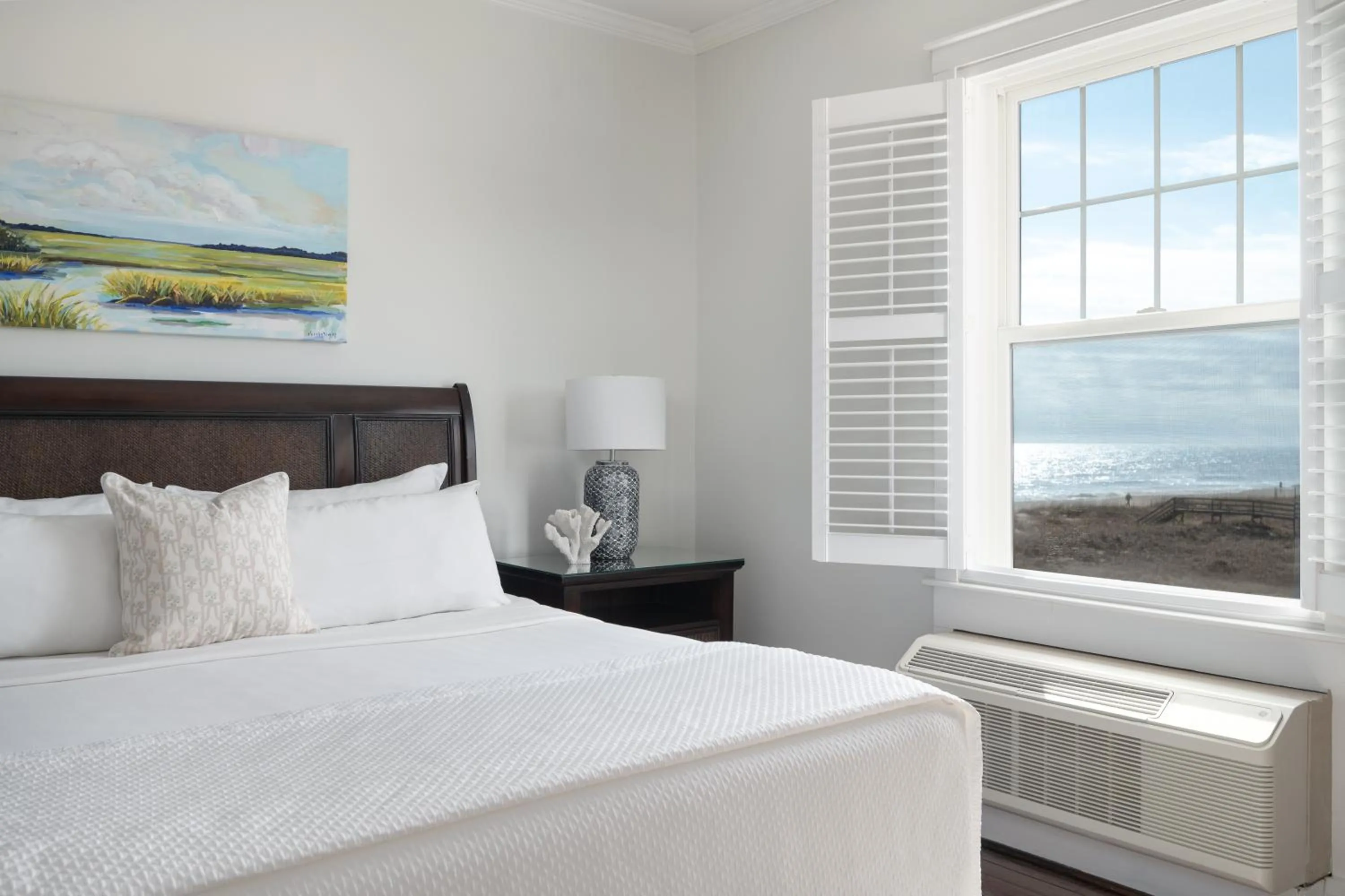 Bed in Elizabeth Pointe Lodge