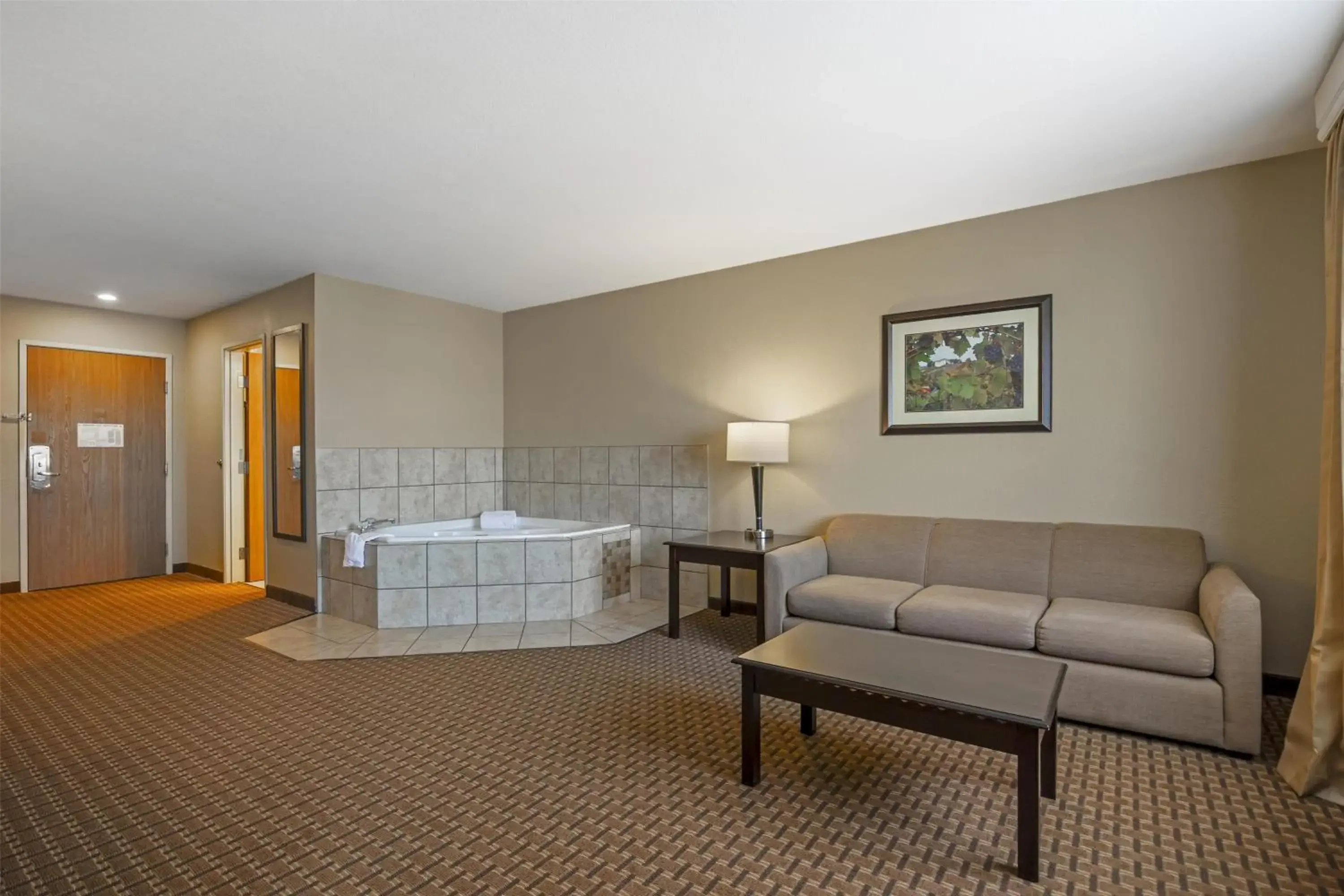 Photo of the whole room, Bed in Best Western Plus Vintage Valley Inn Photo of the whole room, Bed in Best Western Plus Vintage Valley Inn