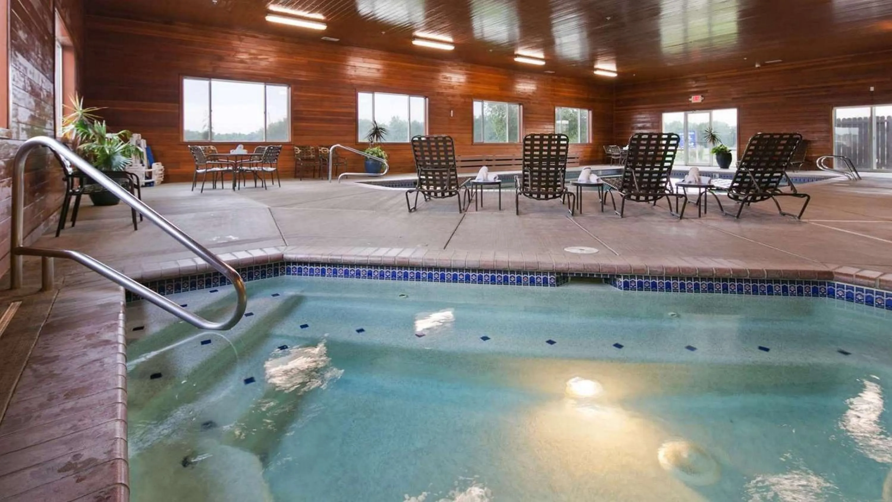 Hot Tub in Best Western Plus Vintage Valley Inn