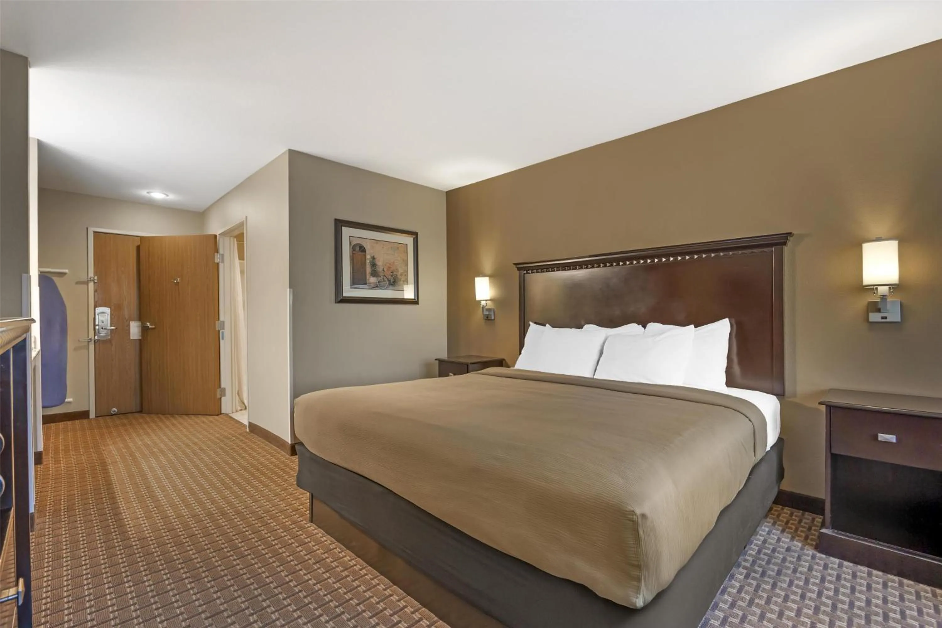 Bedroom, Bed in Best Western Plus Vintage Valley Inn