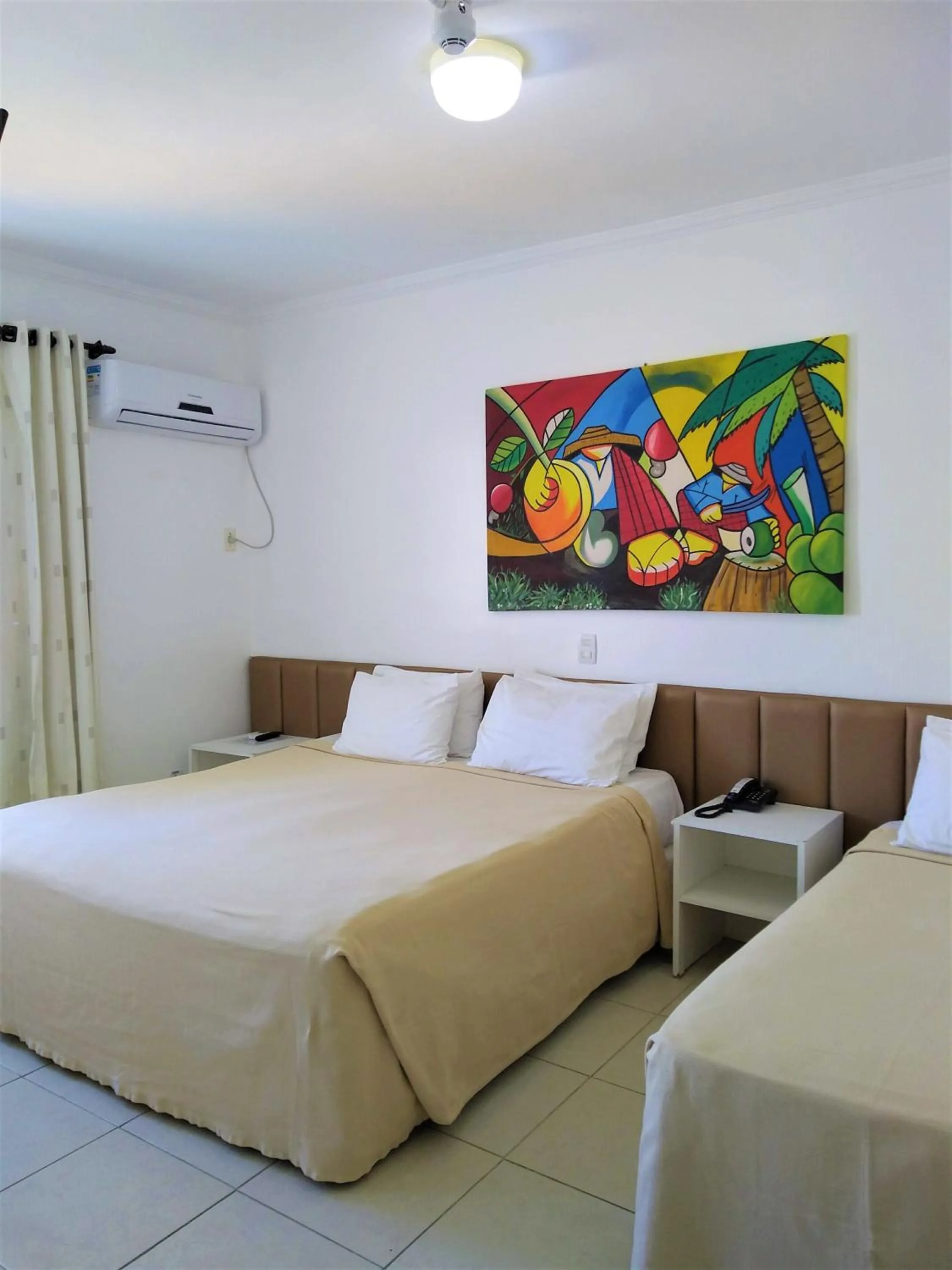 Photo of the whole room, Bed in Simas Praia Hotel