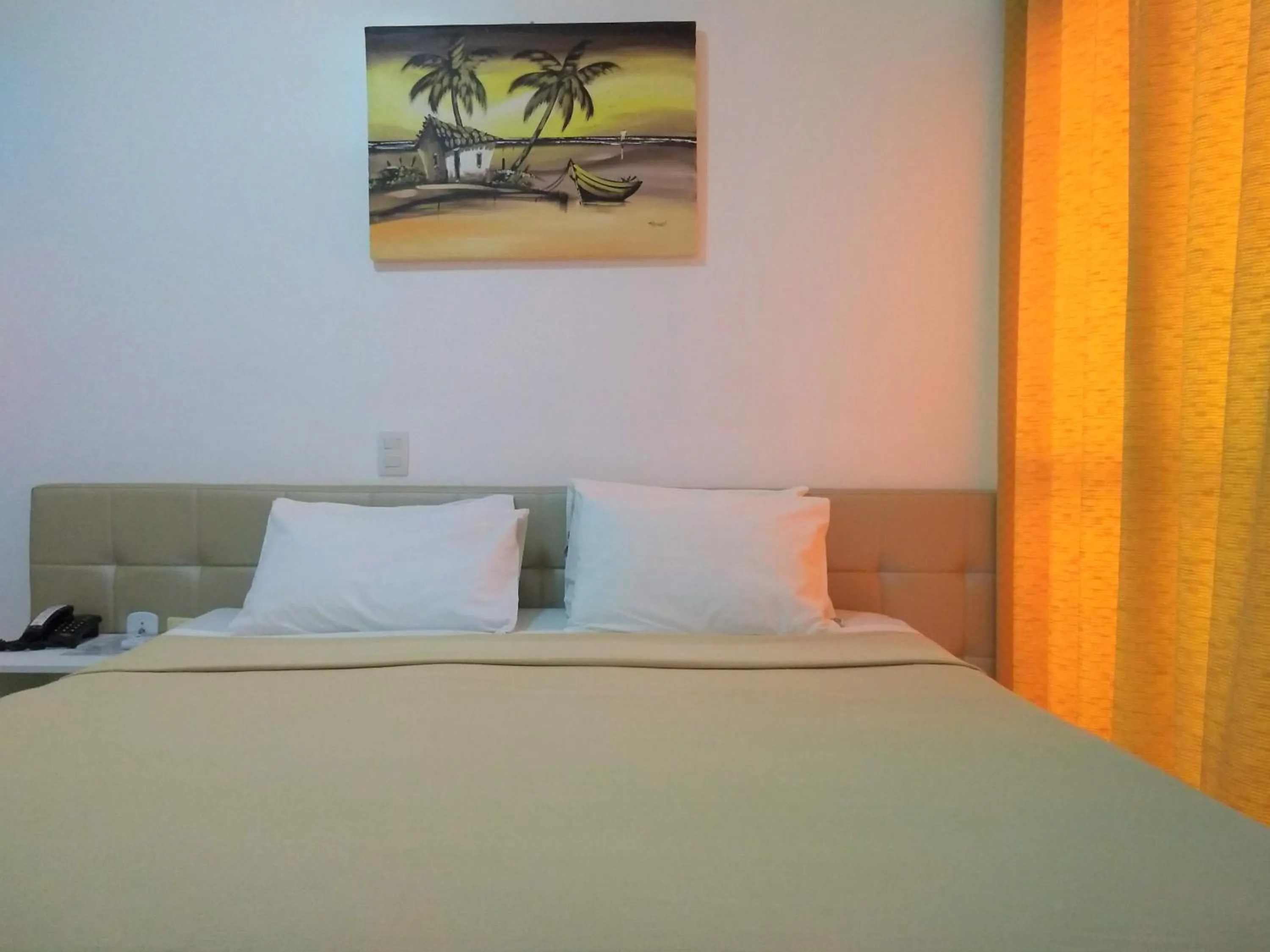 Photo of the whole room, Bed in Simas Praia Hotel